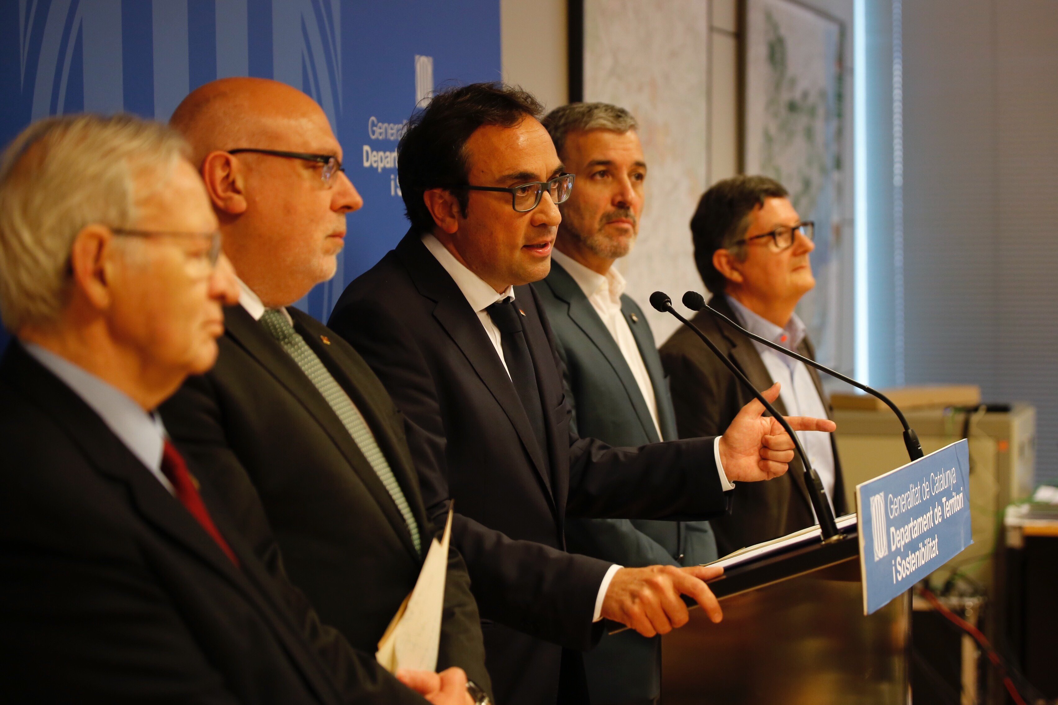 El Govern crearà una comissió per resoldre el caos del Prat