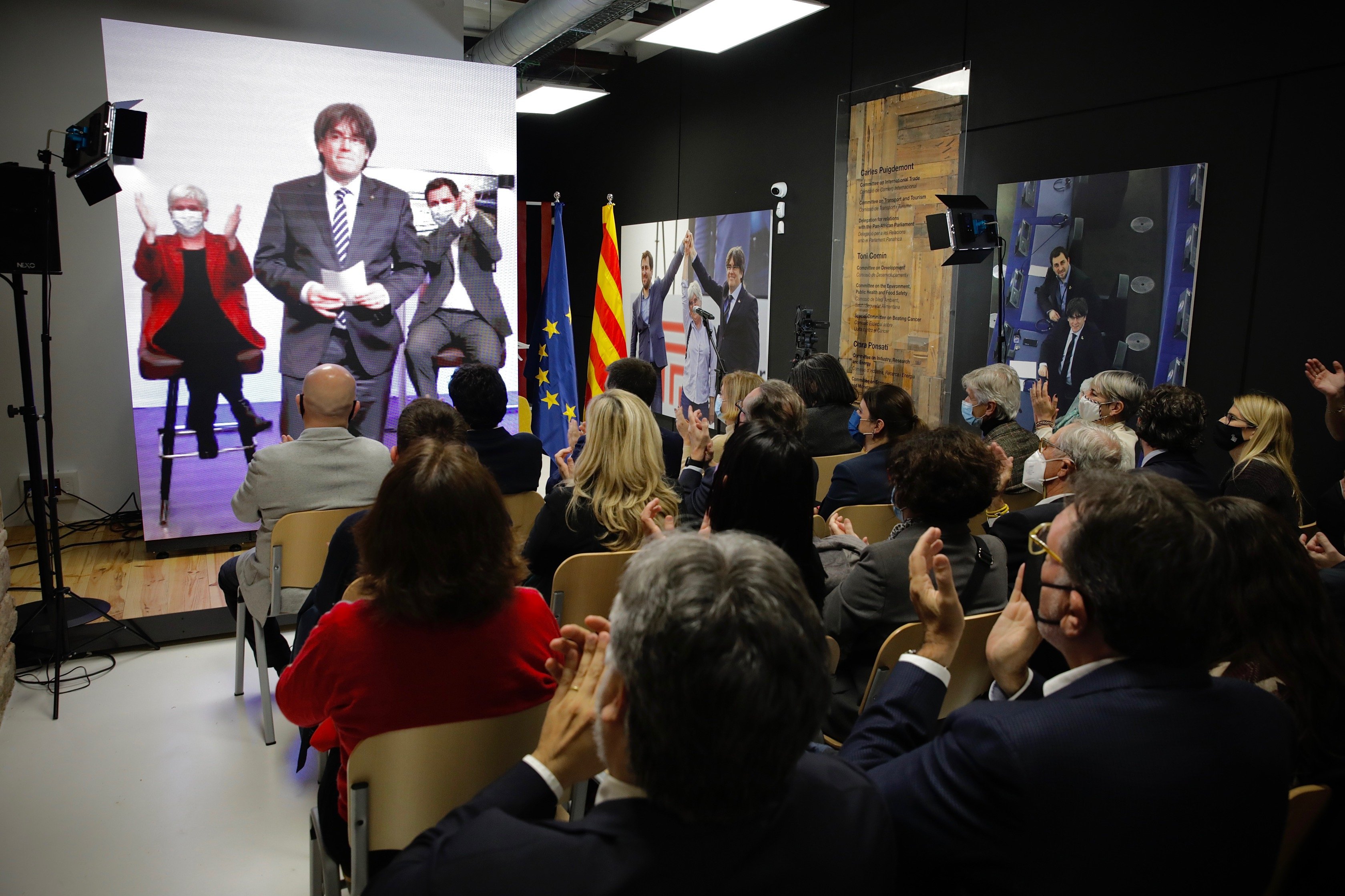 L'oficina europarlamentària de Puigdemont: res a celebrar per la Constitució