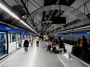 Barcelona   Estació de la Sagrera (7495880838)