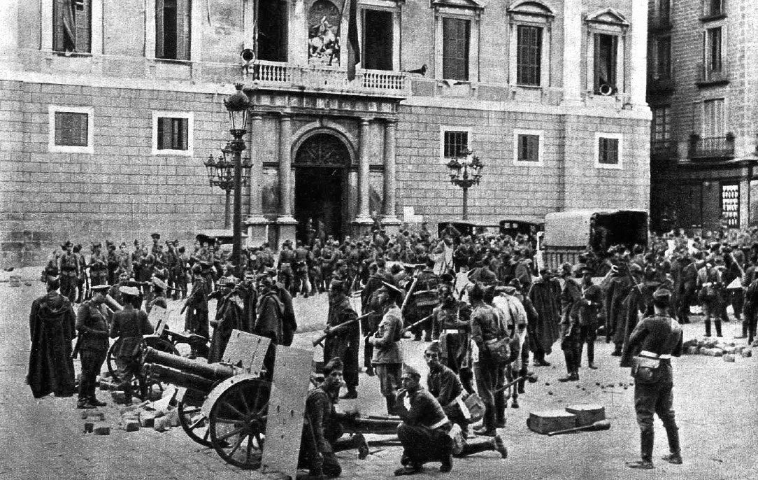 L'exèrcit español asalta el Palau de la Generalitat (07 10 1934). Fuente Archivo Nacional de Catalunya