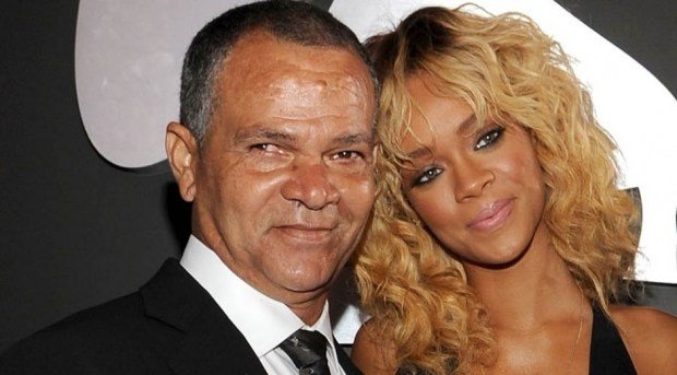 El padre de Rihanna, de demandado a curado gracias a su hija