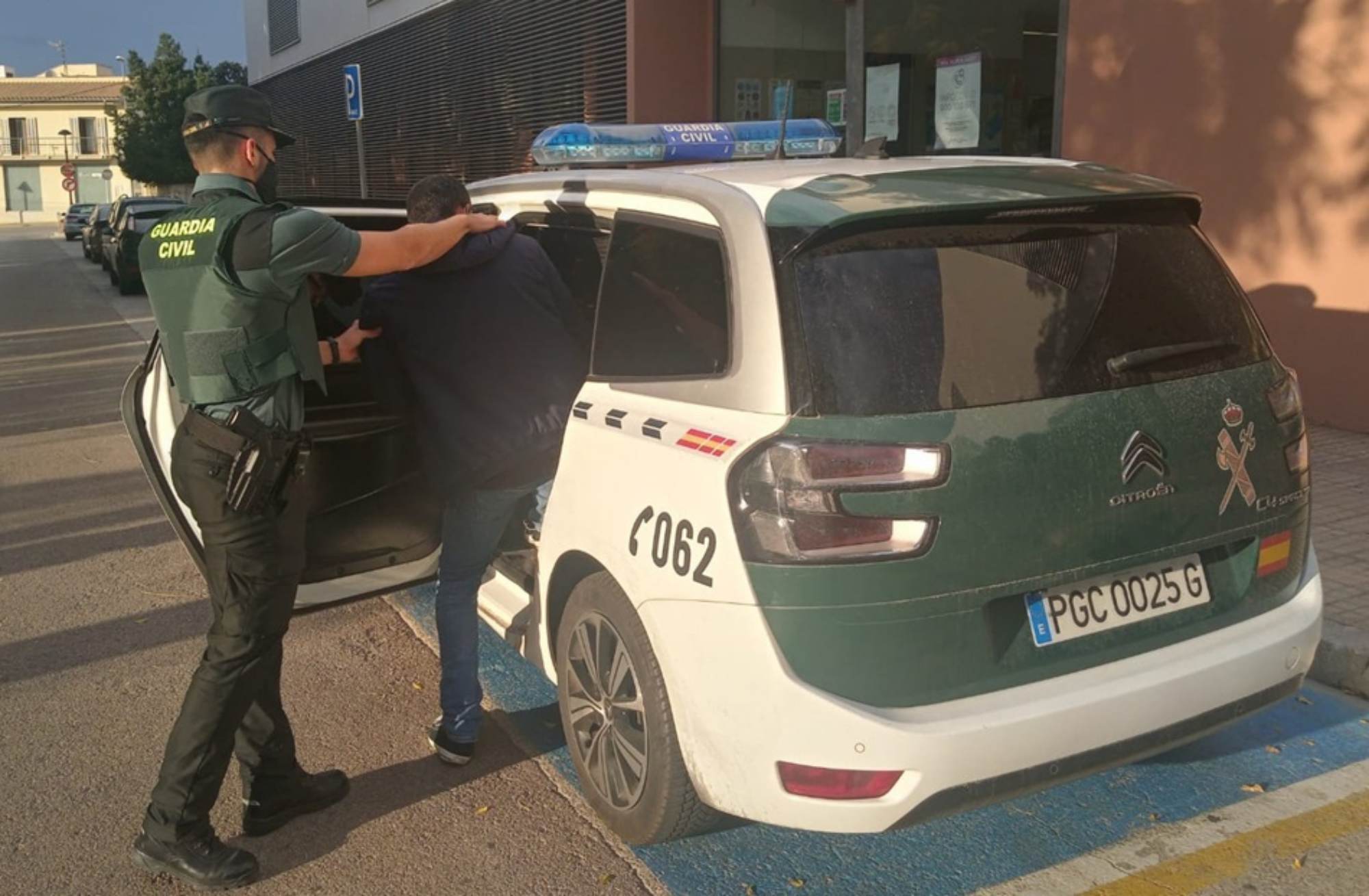 Alarma por el mal estado de los coches de la Guardia Civil