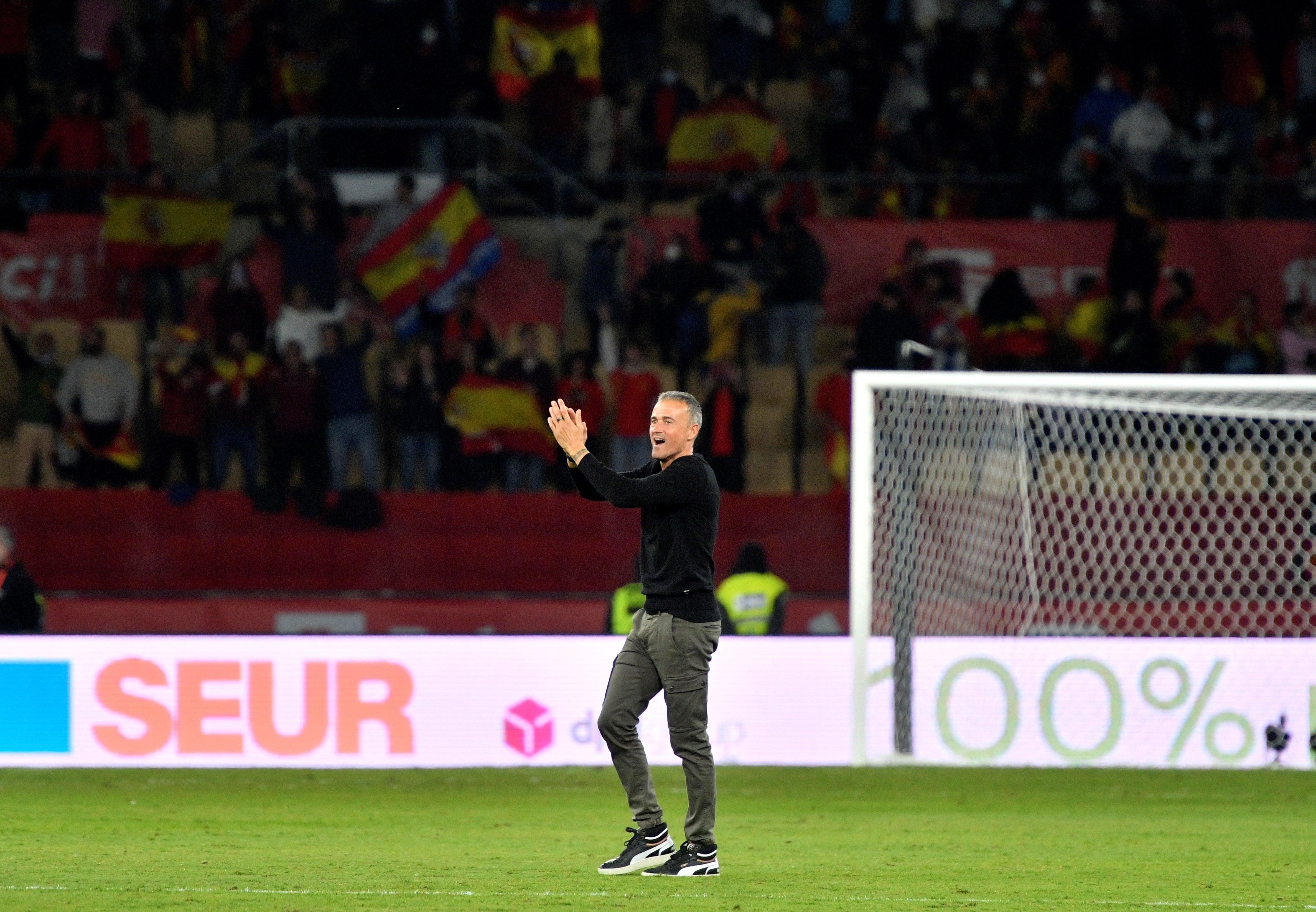 Luis Enrique pressiona perquè rebutgi el Reial Madrid i fitxi pel Barça, passaport al Mundial assegurat