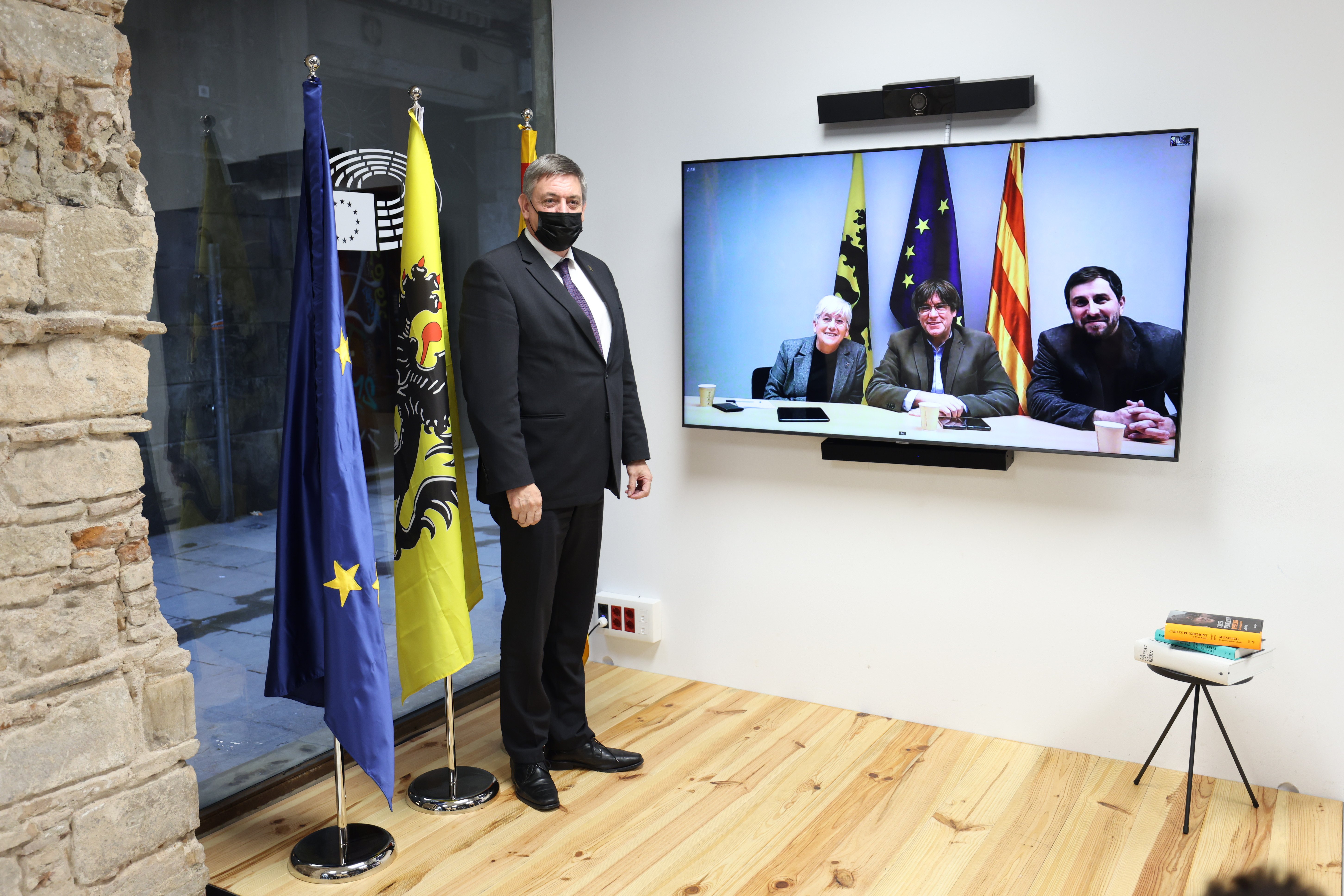 El presidente de Flandes denuncia la represión desde la oficina de Puigdemont