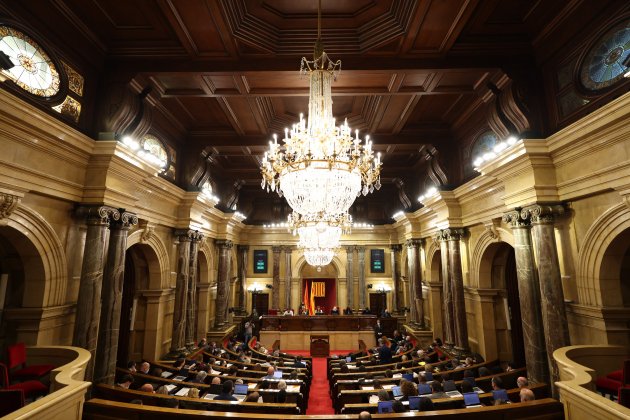 hemiciclo parlament sesión Sergi Alcàzar