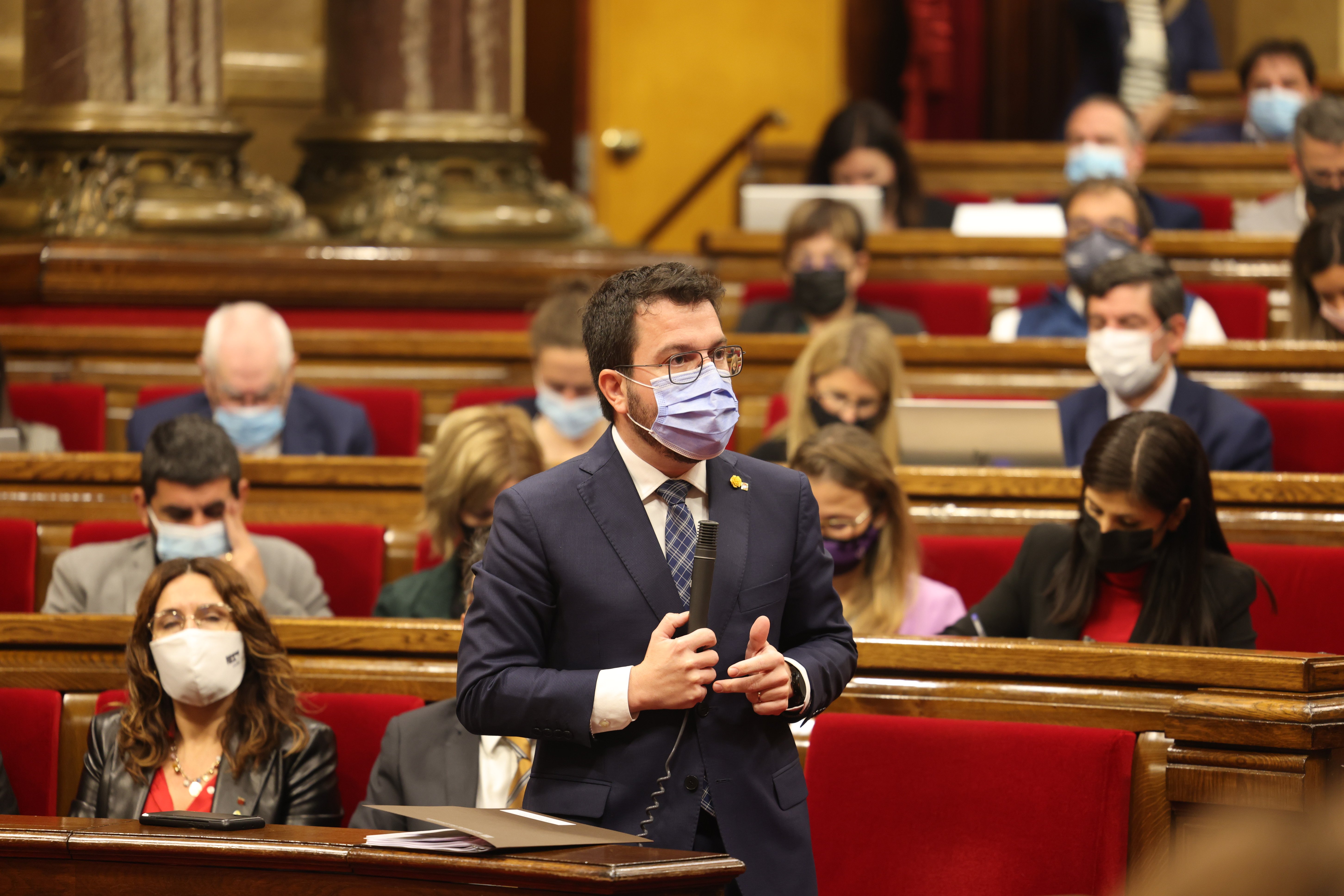 El president de la generalitat, Pere Aragonès en la sesión de control en el Parlament - Sergi Alcàzar