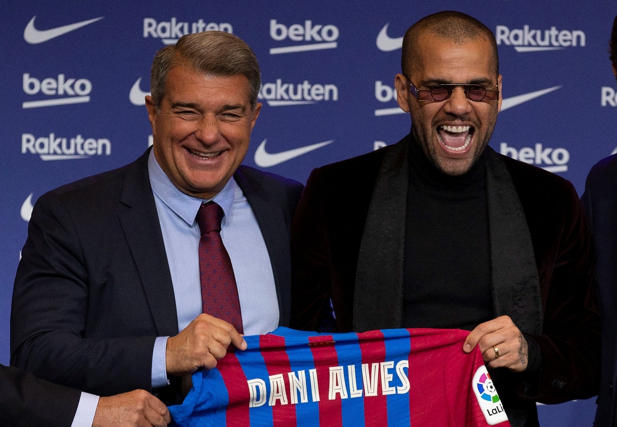 Rechazado, aunque Joan Laporta estuvo a punto de firmar a un amigo de Dani Alves