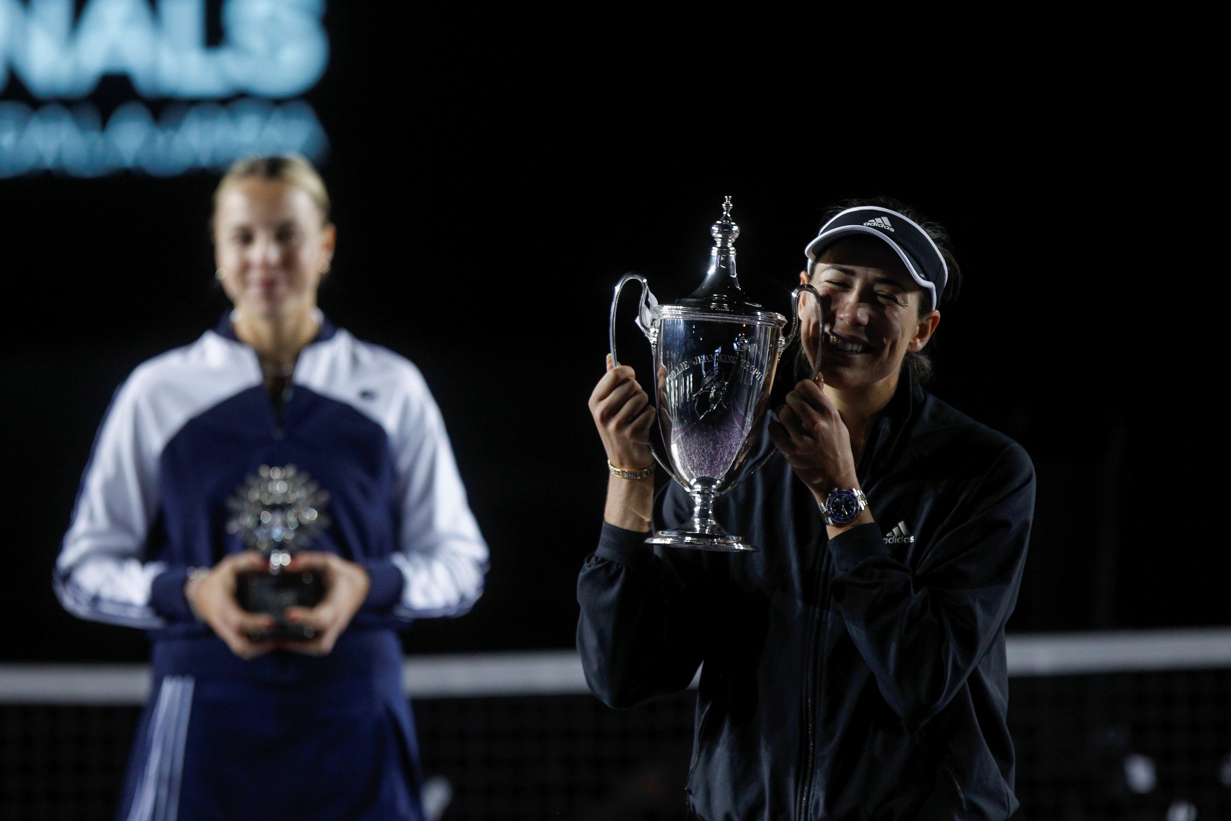 Garbiñe Muguruza fa història a les WTA Finals i ja és mestra de mestres