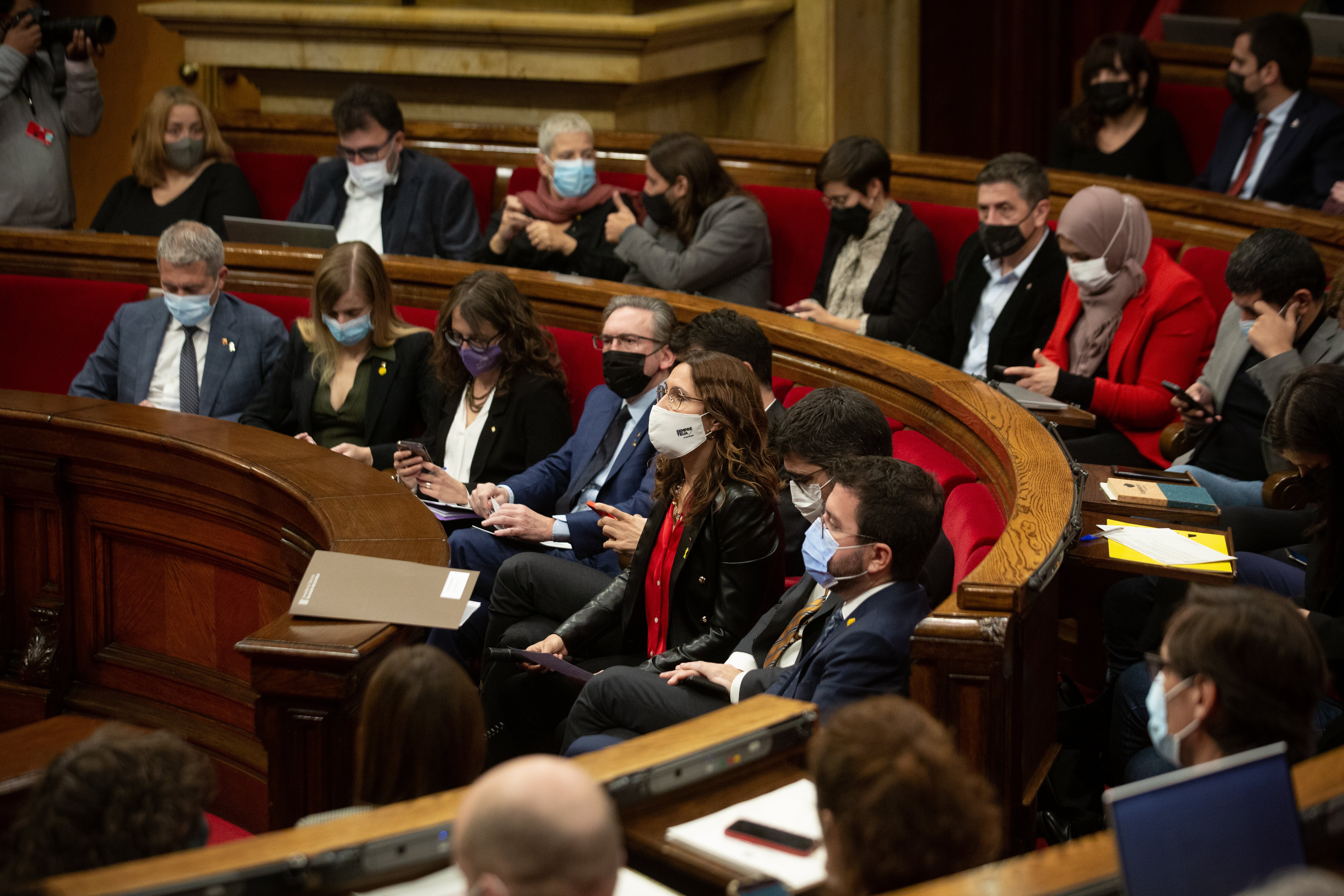 EuropaPress 4084819 assistents sesion control govern 17 novembre 2021 barcelona catalunya