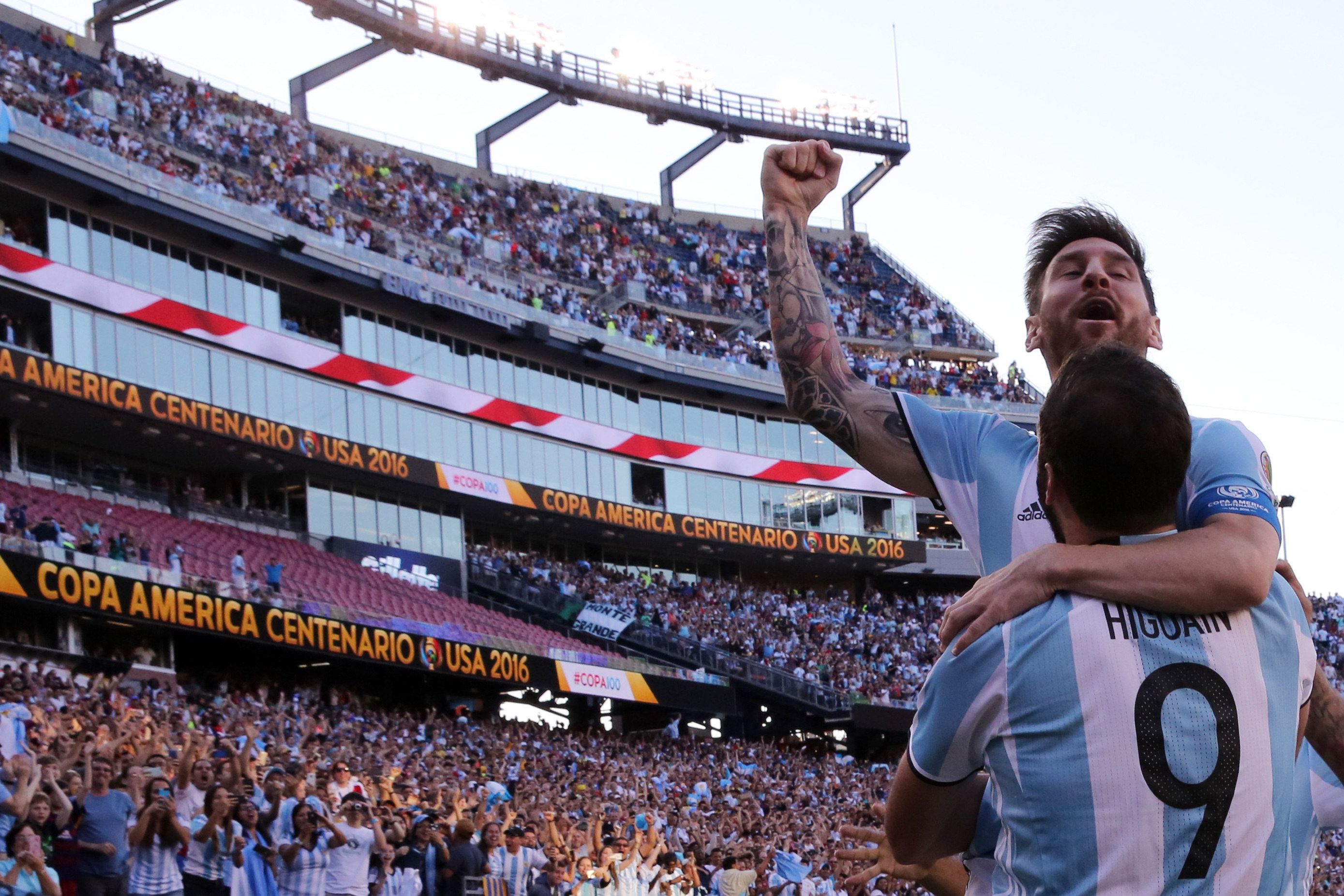 Messi hace historia y Argentina ya es semifinalista