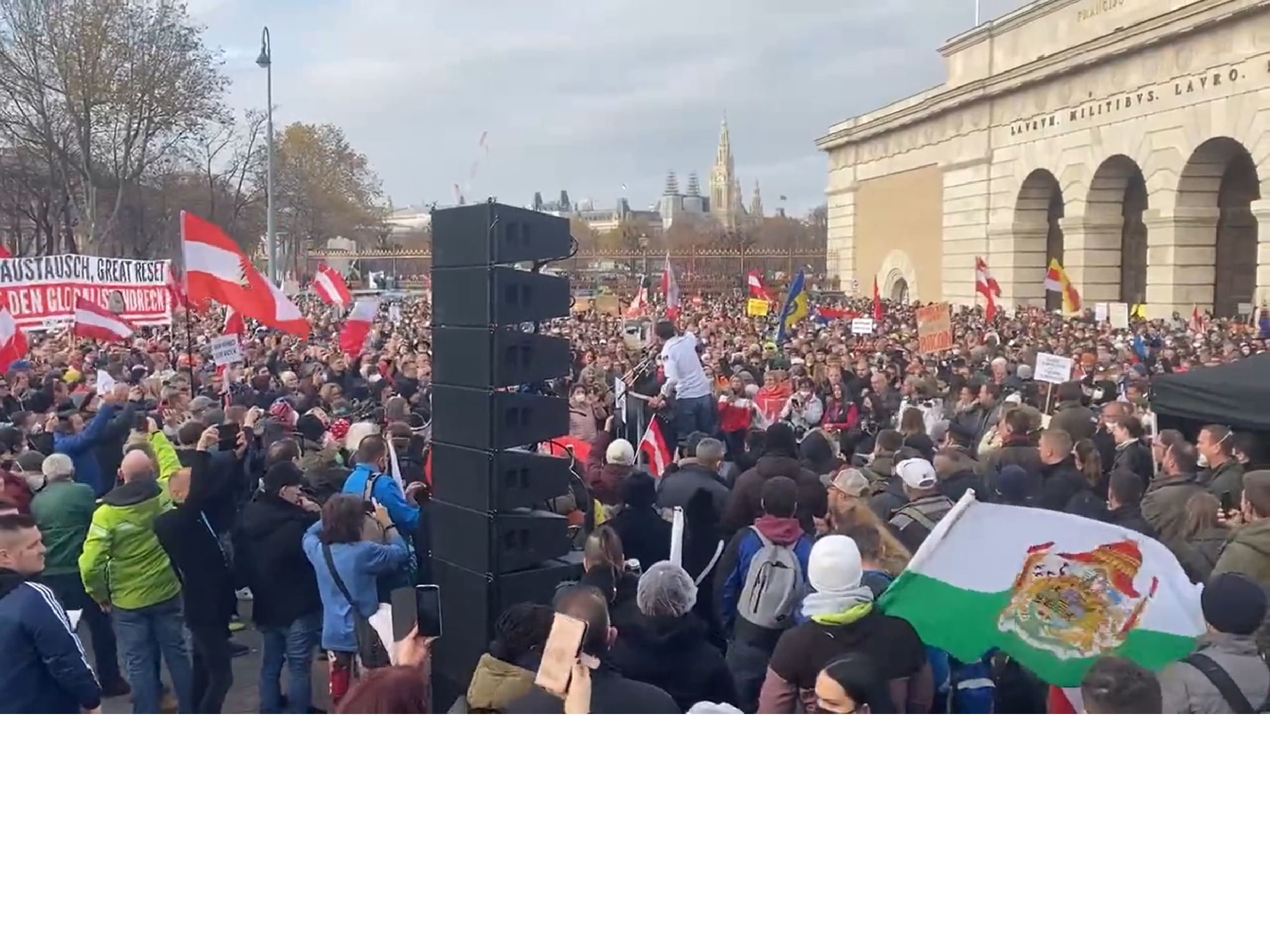 Manifestación masiva en Viena contra el confinamiento y la vacunación obligatoria