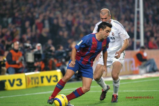 Xavi Hernández y Zinedine Zidane Xavi Hernández y Zinedine Zidane