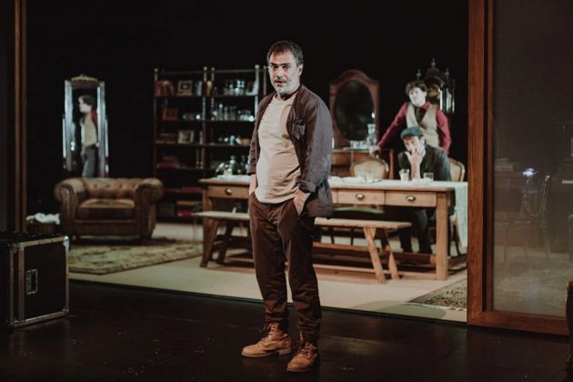 Julio Manrique a escena  Julio Manrique a escena