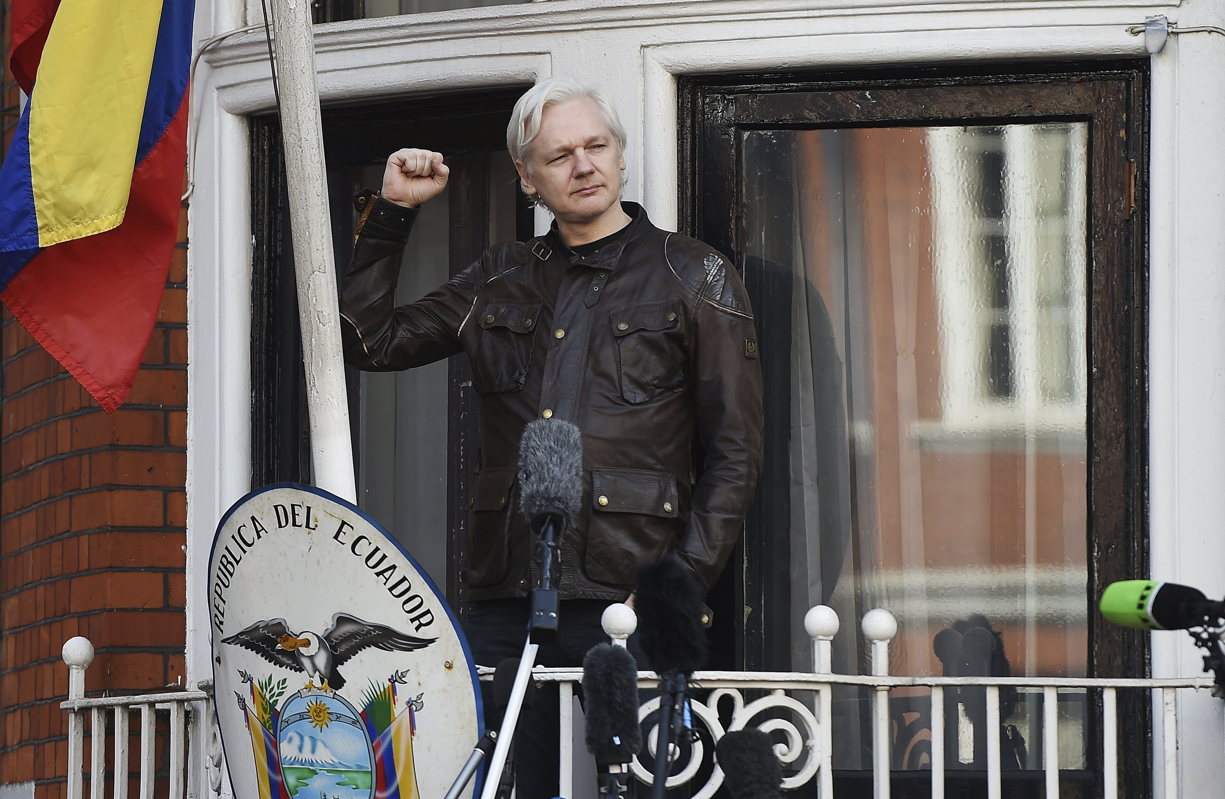 Assange: "Els catalans tenen dret a l'autodeterminació"