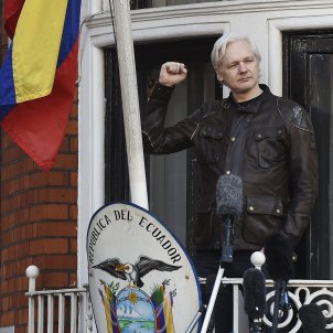 Revelan el contenido de los e-mails de la trama de extorsión contra Assange