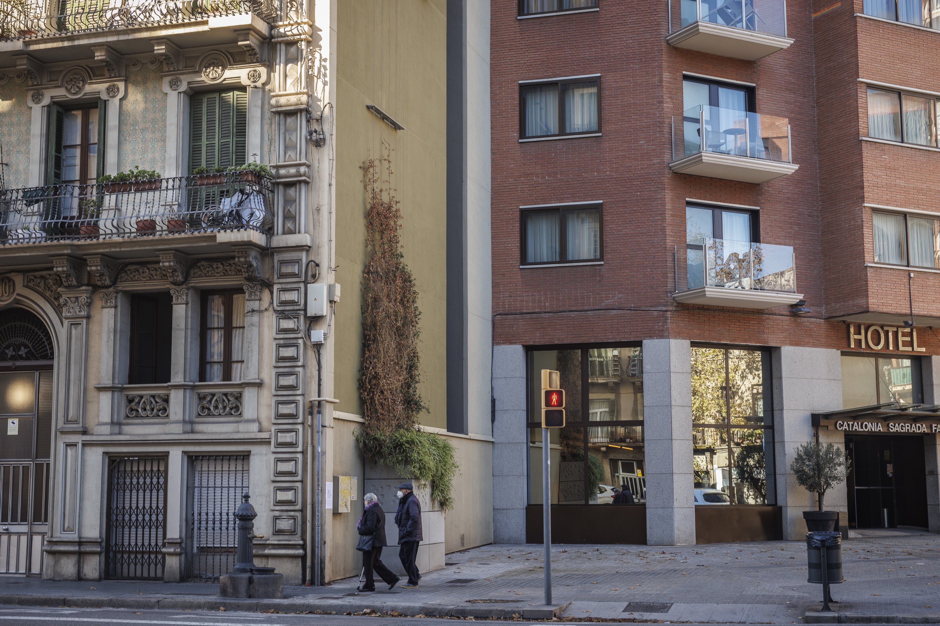 ¿Las fachadas desalineadas de la calle Aragó se quedarán así para siempre?