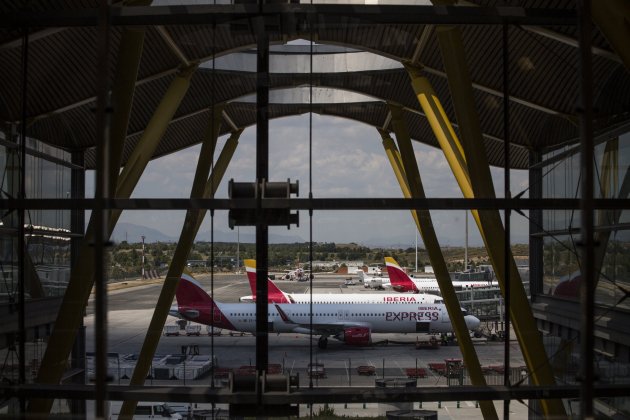 Aviones Iberia aparcados aeropuerto Barajas EUROPA PRESS