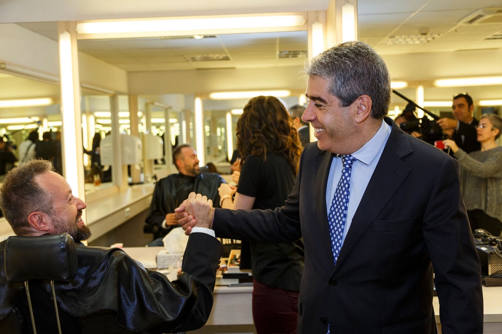 Girauta 'pacta' amb Homs un duo de guitarres amb Puigdemont