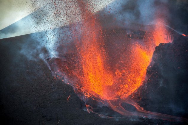 volcan la palma cubre vieja lava nueva boca efe 