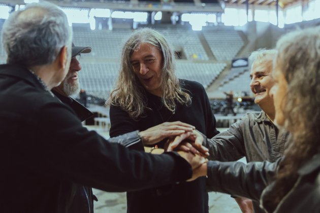 sopa de cabra  . palau sant jordi