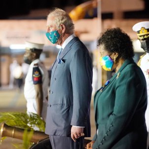 Príncipe Carlos y Presidenta de Barbados Sandra Mason Europa Press