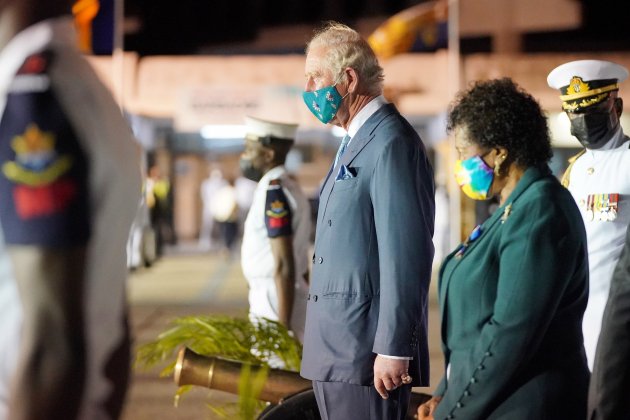 Príncipe Carlos y Presidenta de Barbados Sandra Mason Europa Press