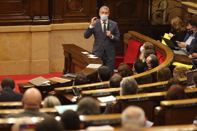 El consejero|conseller de educación, Josep González Cambray, sesión de control, Lleno del Parlamento - Sergi Alcàzar