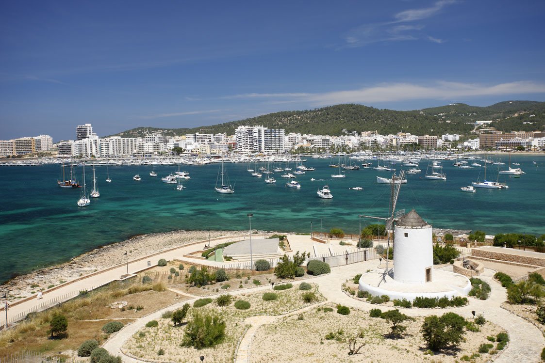 Ibiza: un destino ideal para unas vacaciones balsámicas