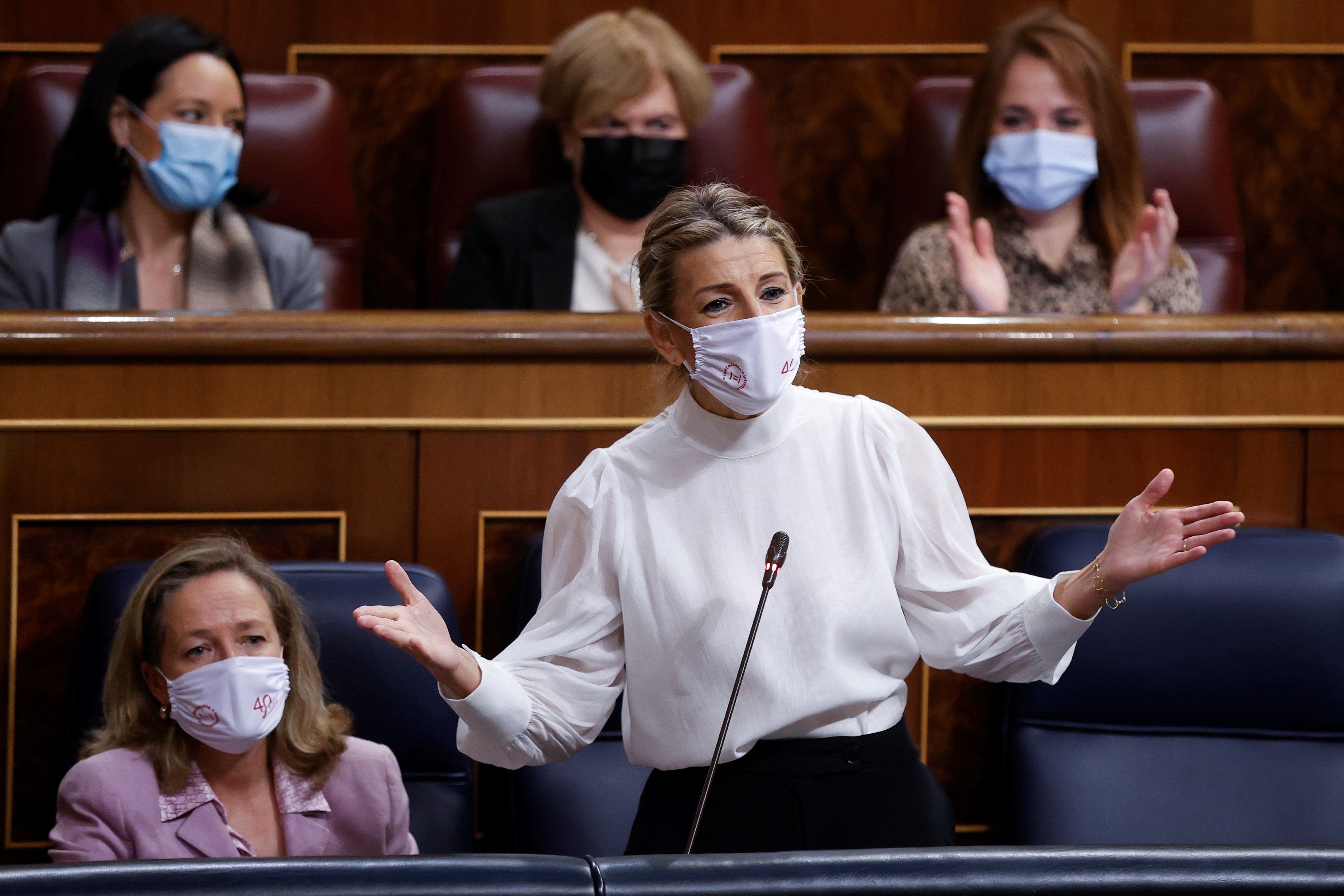 Yolanda Díaz, cada vez más lejos de Podemos, choca con Irene Montero