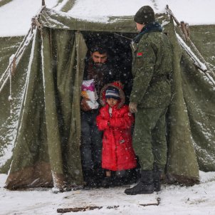 familia refugiados frontera bielorrusia - efe