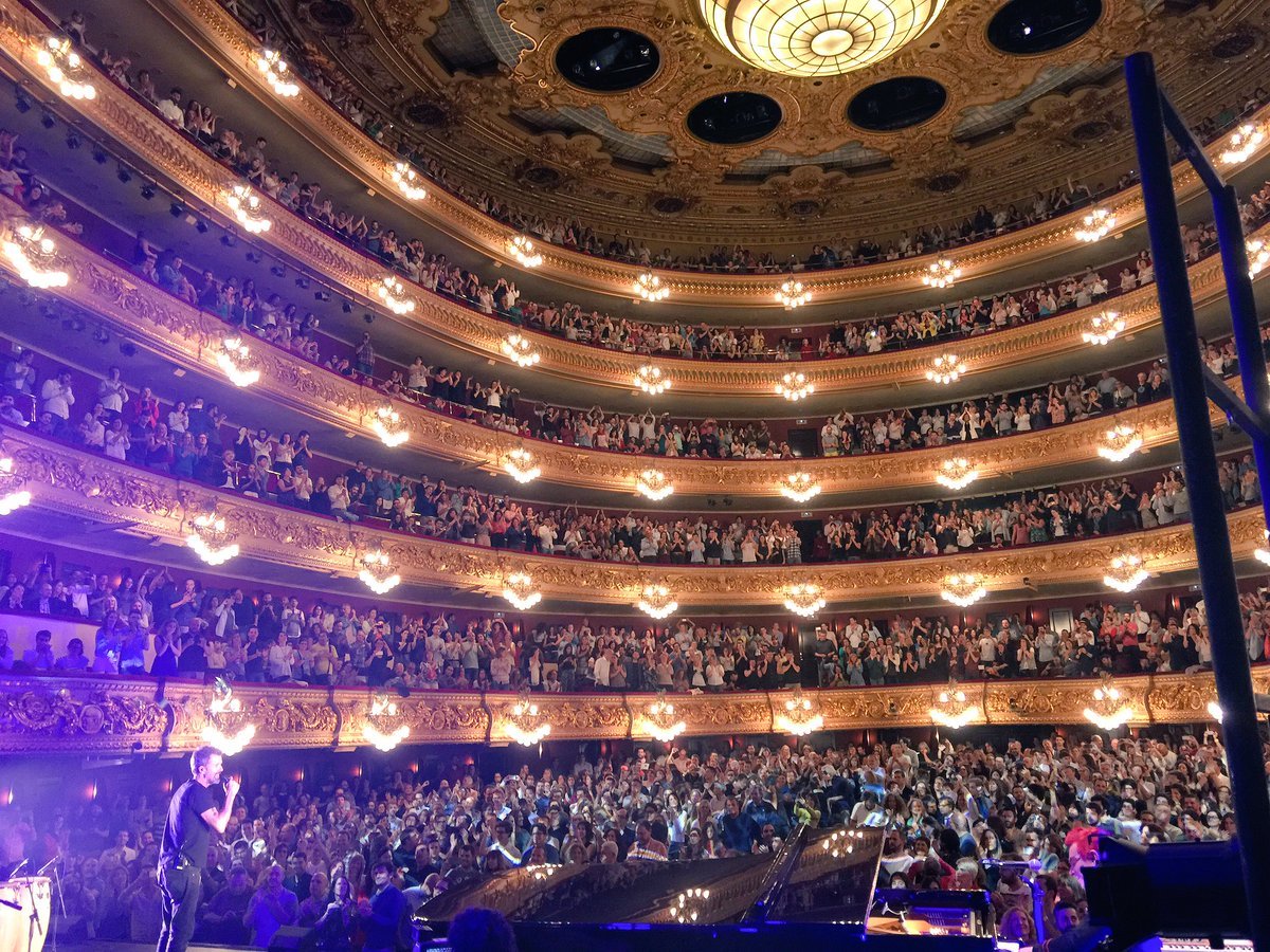 Pau Donés desafia el càncer amb un concert al Liceu