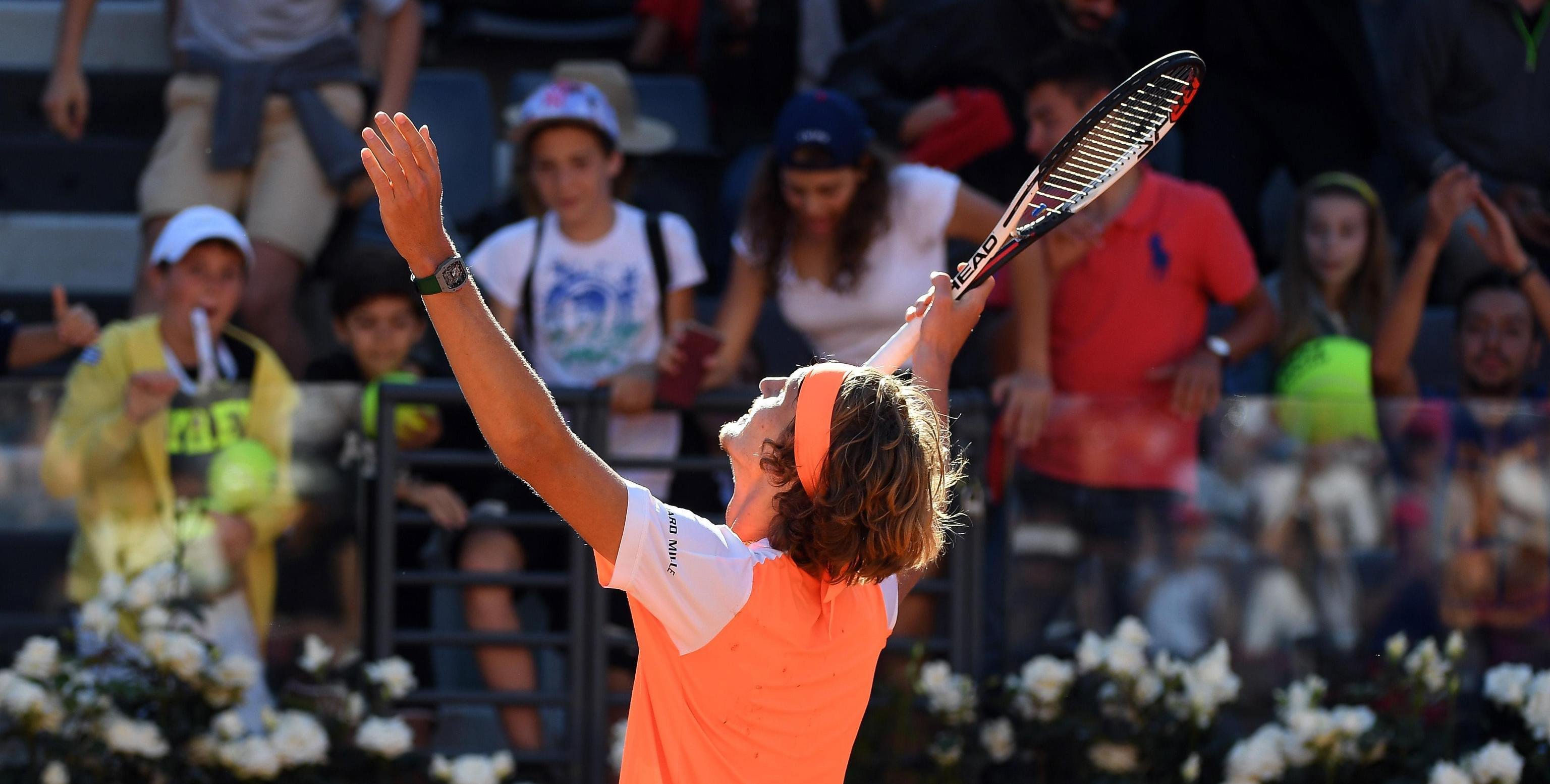 Zverev gana a Djokovic y hace historia en Roma