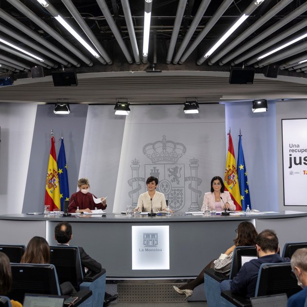 Yolanda Díaz, Isabel rodríguez y Carolina Darias, Consejo de ministros, Madrid - Efe