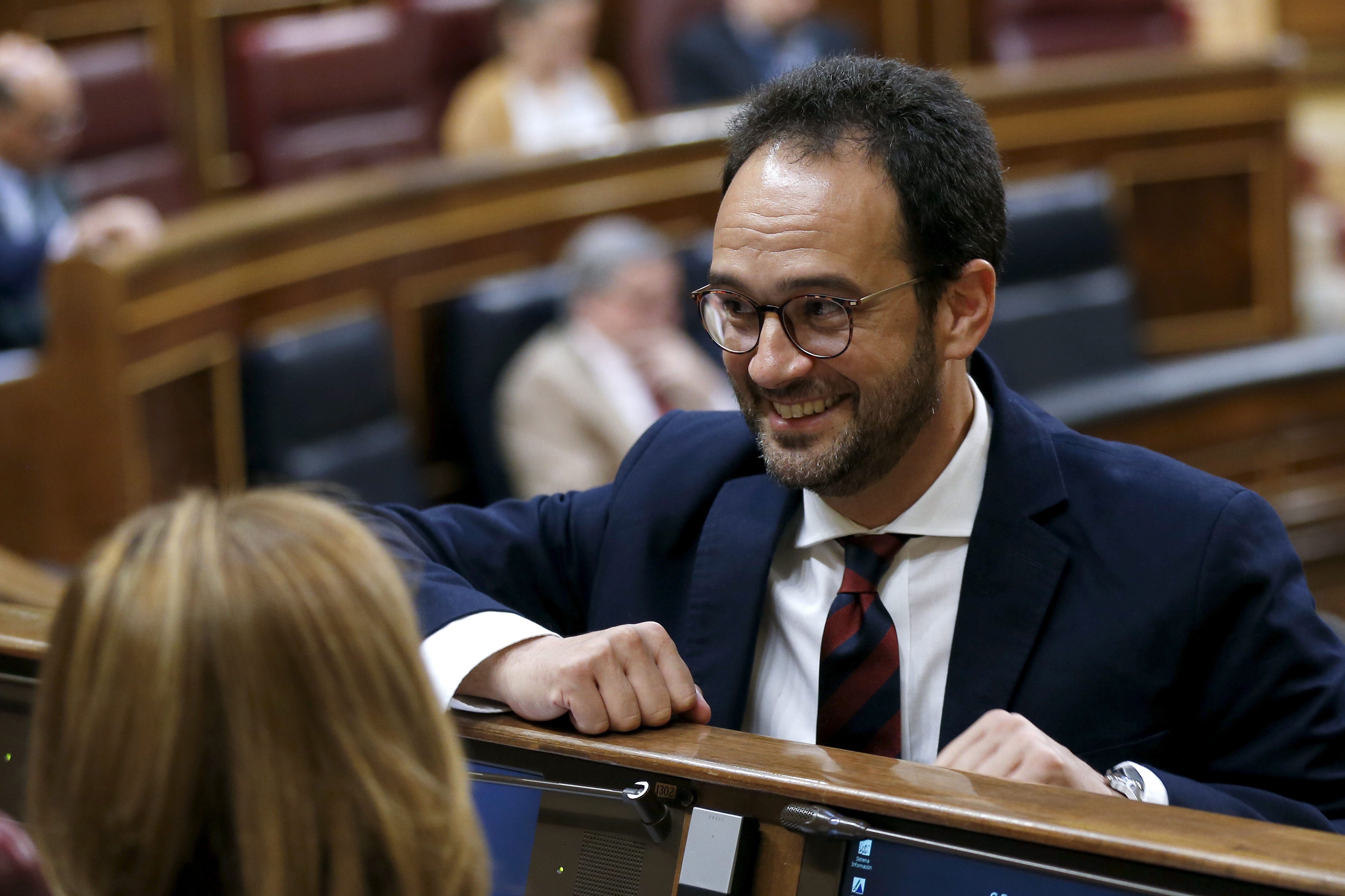 Hernando dimite de portavoz del PSOE en el Congreso