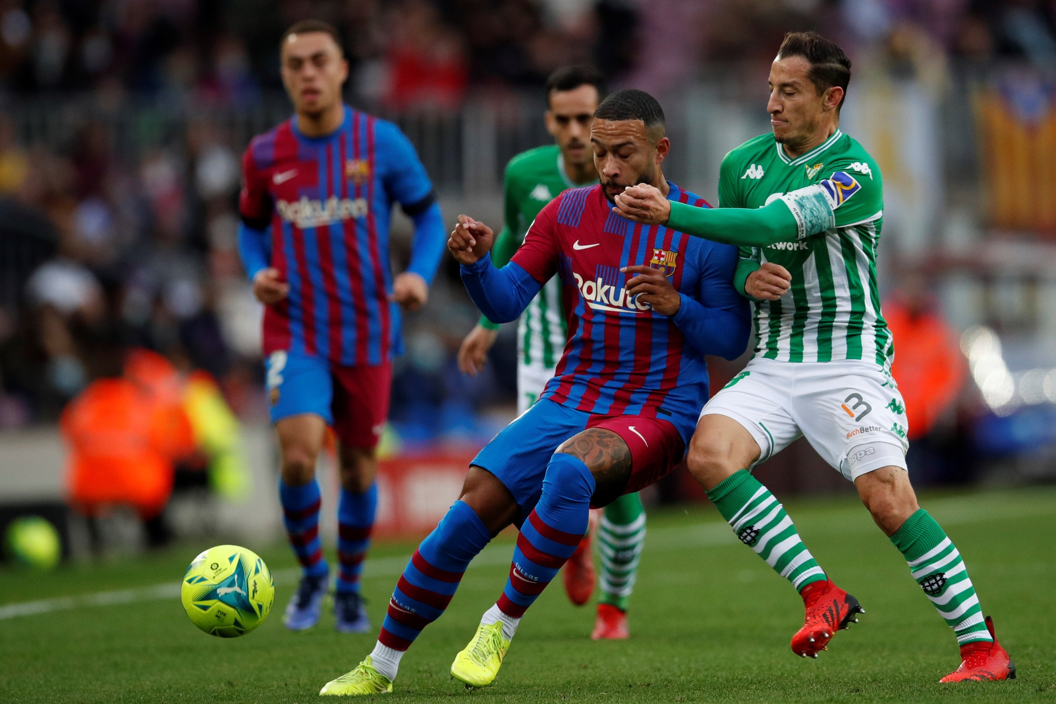 Depay negocia amb un dels grans enemics del Barça