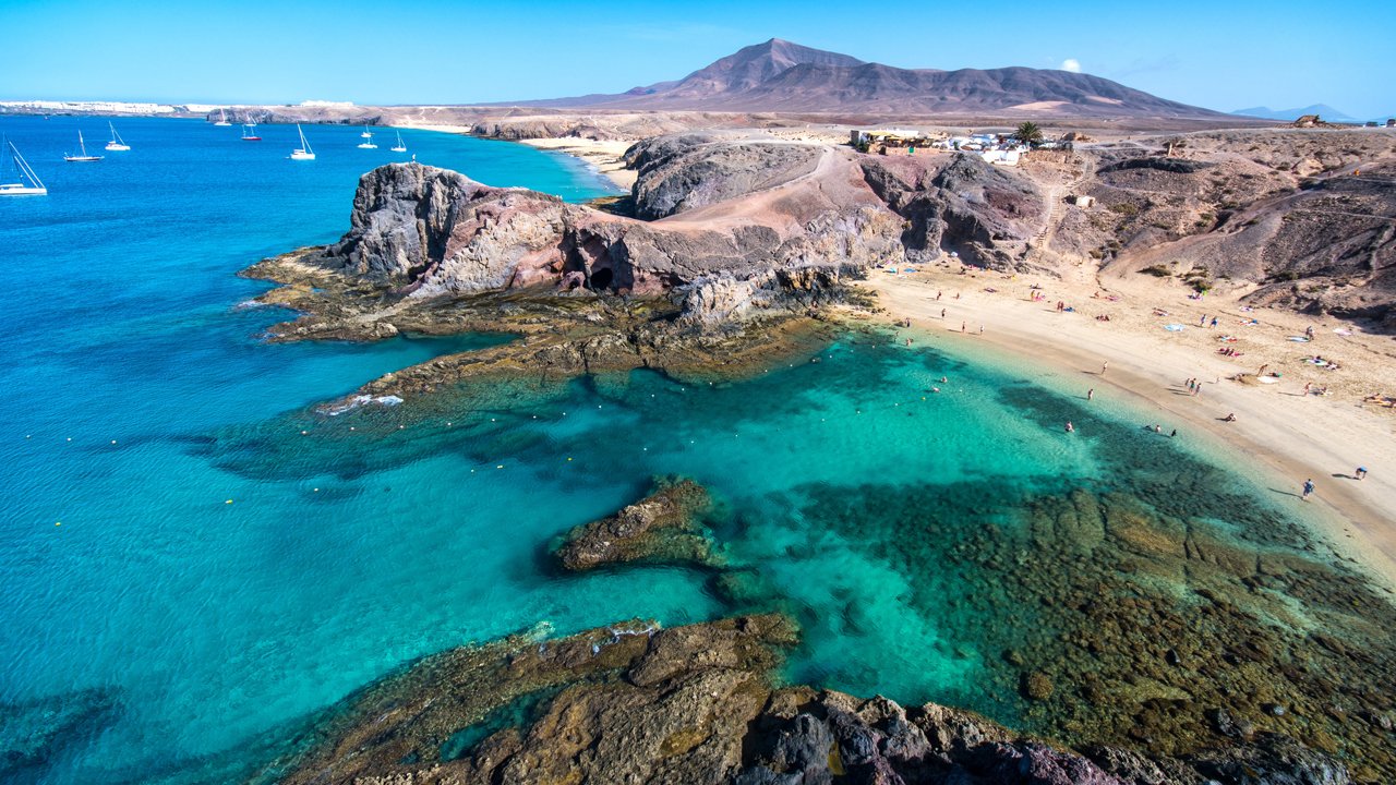 En Lanzarote tenemos hoteles de 5* para dos por menos de 200€ la noche