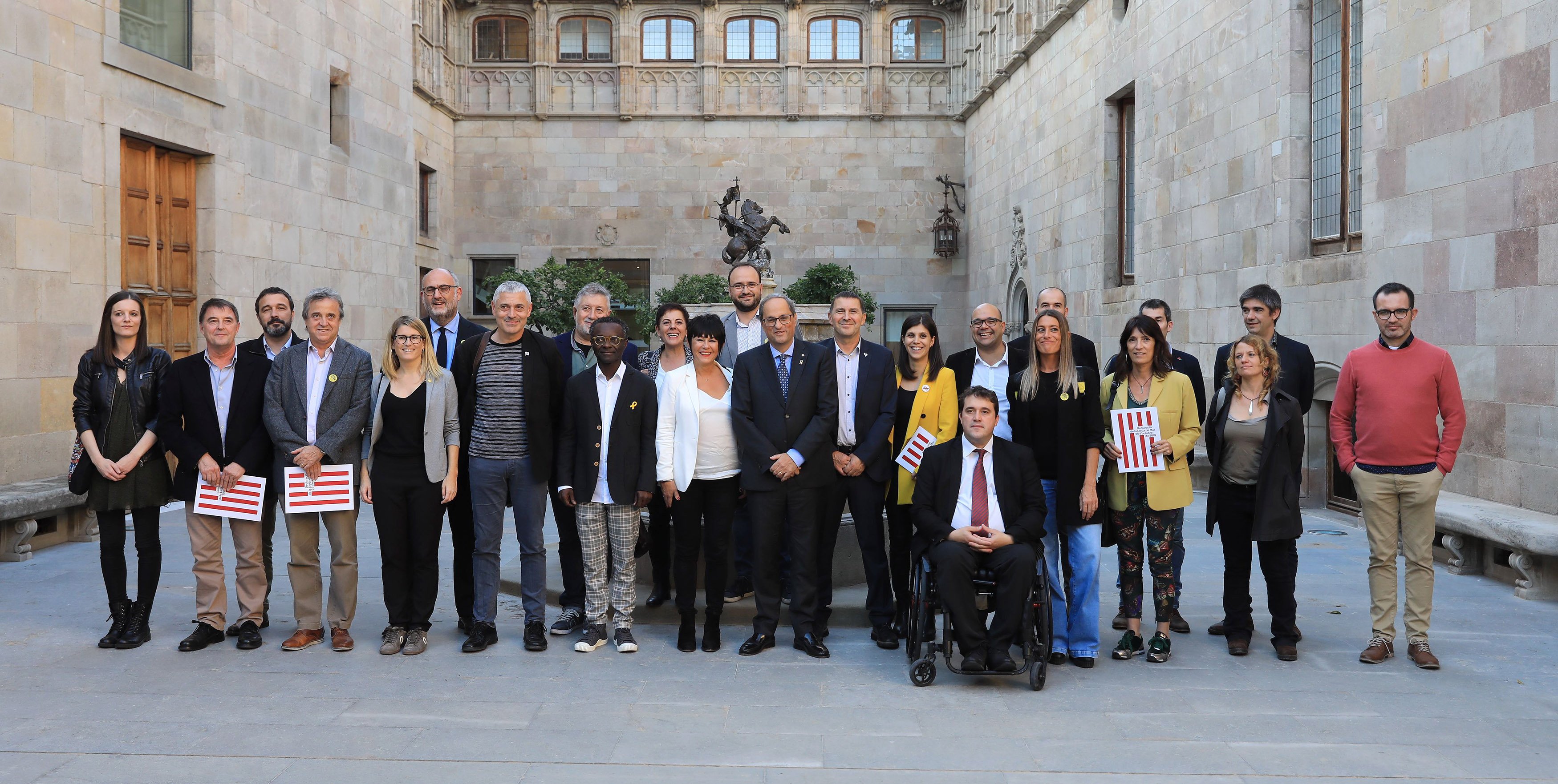 Los soberanistas de la Llotja de Mar exigen la autodeterminación con motivo del 6-D