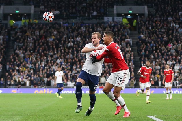 raphael varane harry kane manchester united tottenham premier league europa press