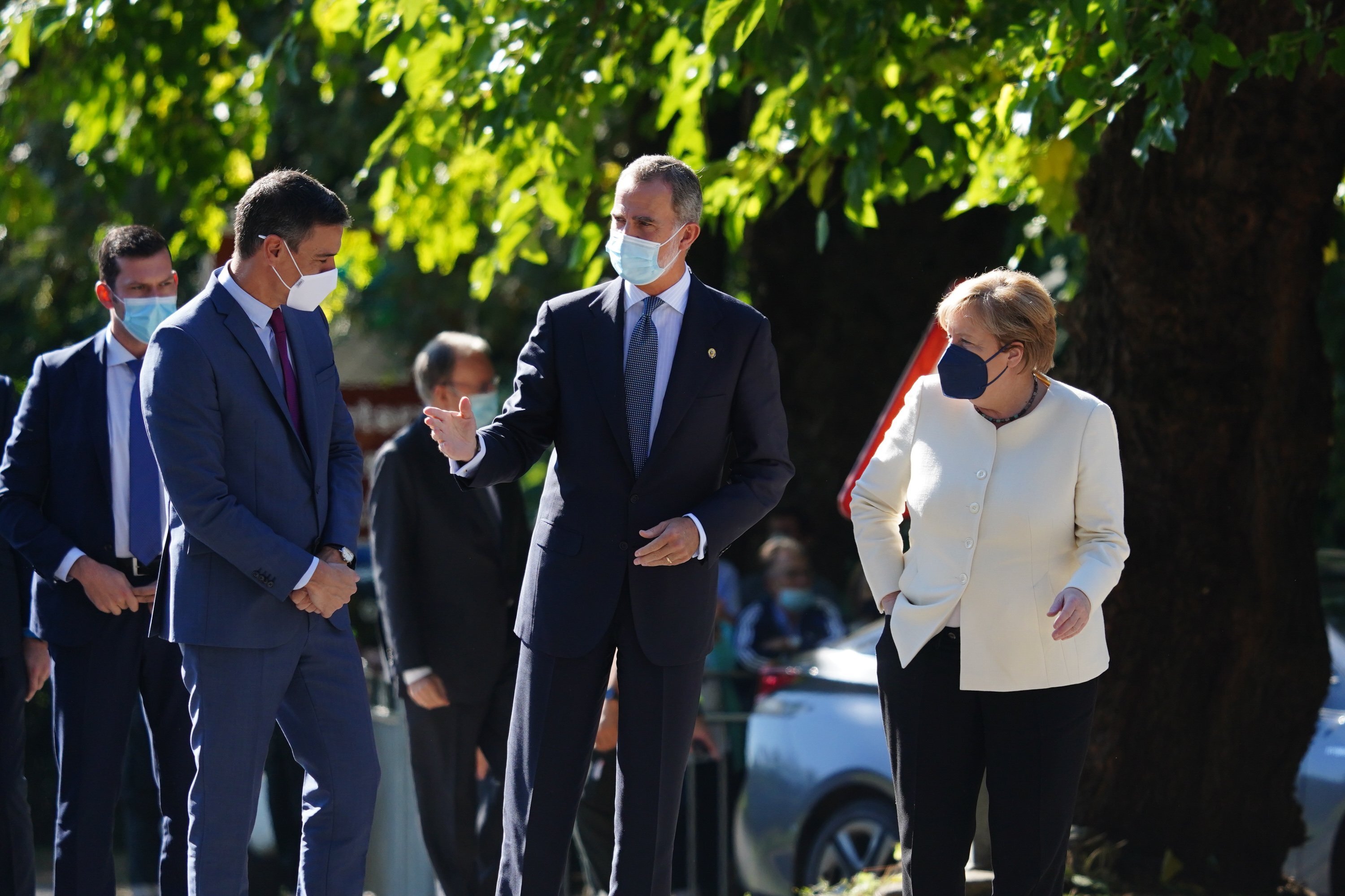 Sánchez se reafirma: "El rey Juan Carlos tiene que dar explicaciones"