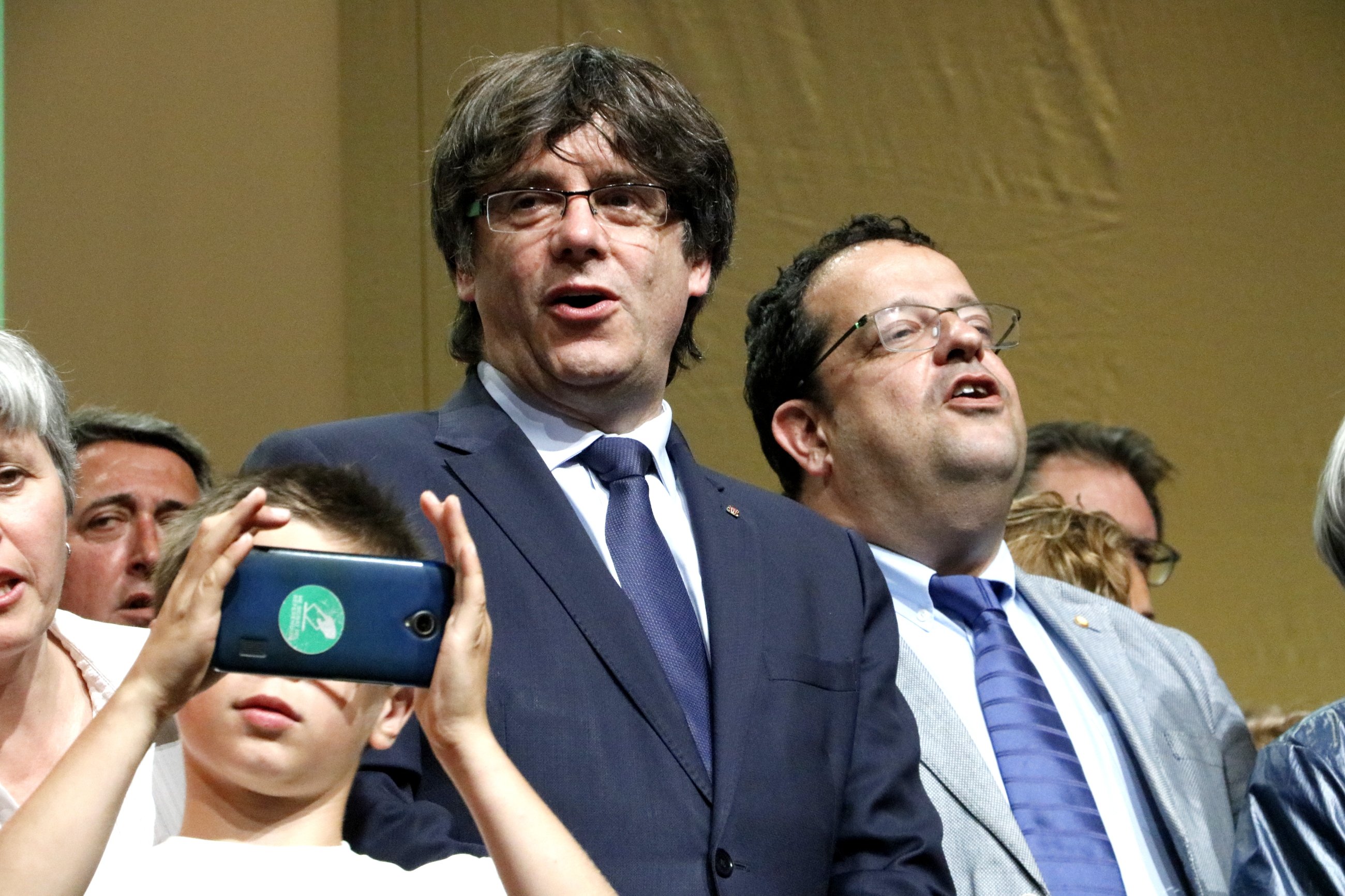 Puigdemont emplaza a Rajoy a escuchar la conferencia antes de opinar