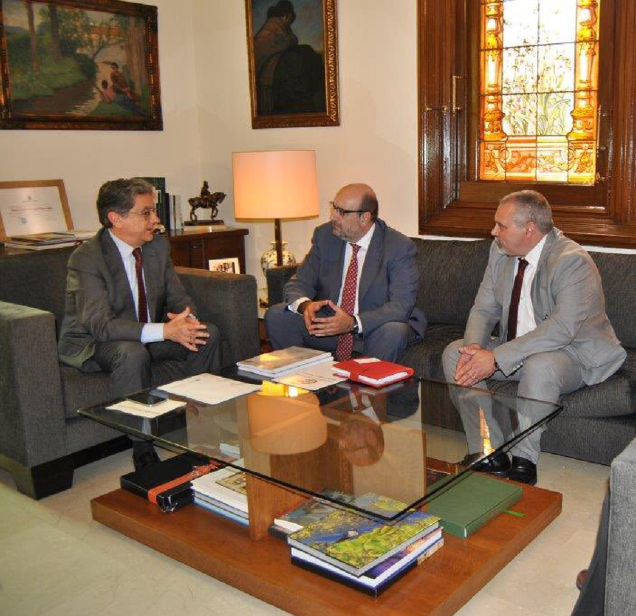 Un sindicato de funcionarios del Estado avisa que si incumplen la Constitución pueden ser despedidos