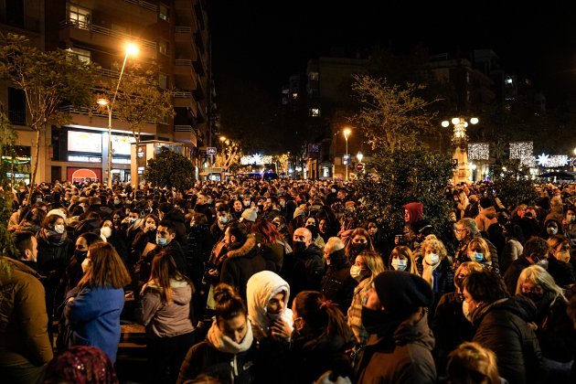   ambient sagrada familia inauguracio estel torre maria mare de deu - pau de la calle