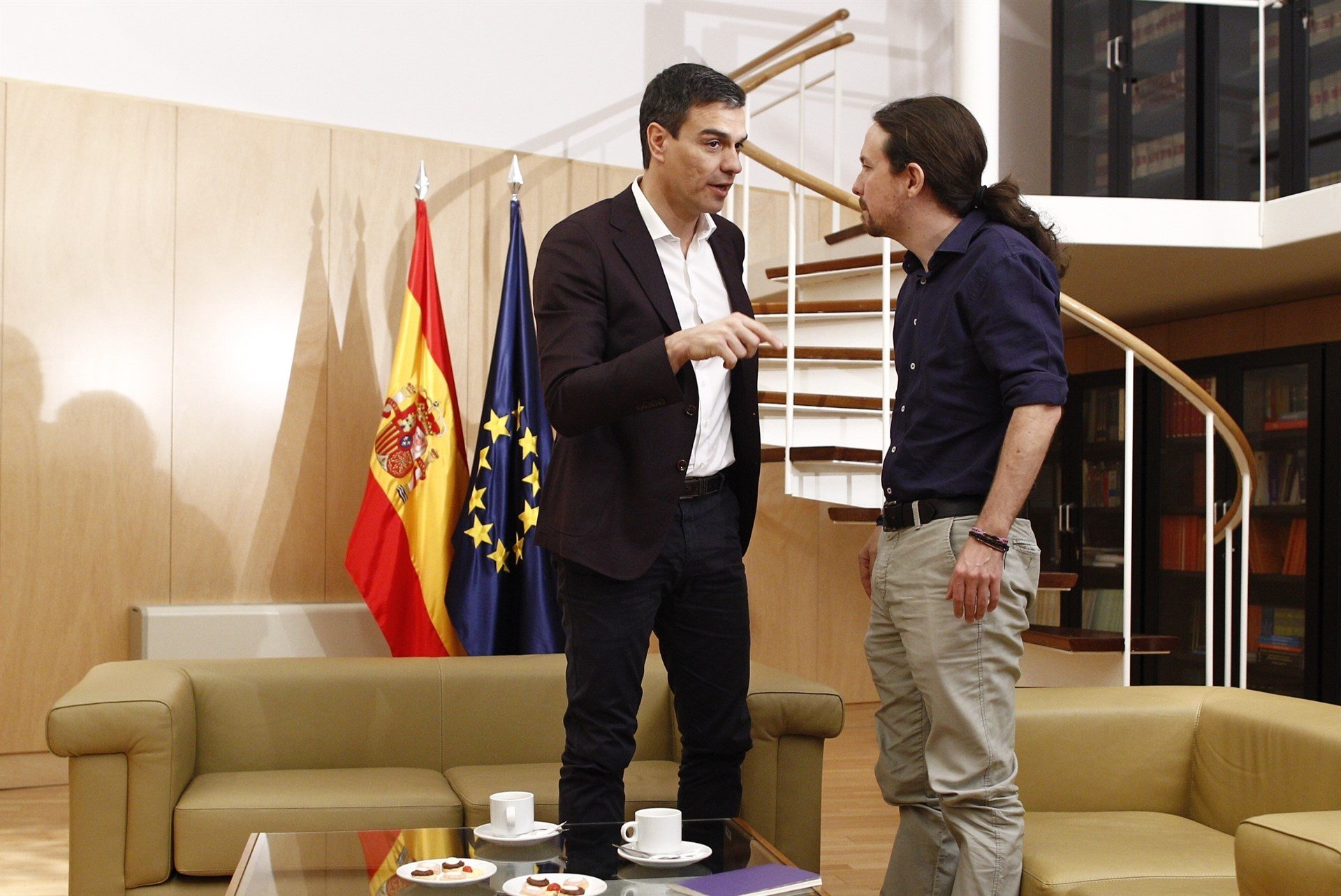 Sánchez e Iglesias, reunidos para acercar posiciones contra Rajoy