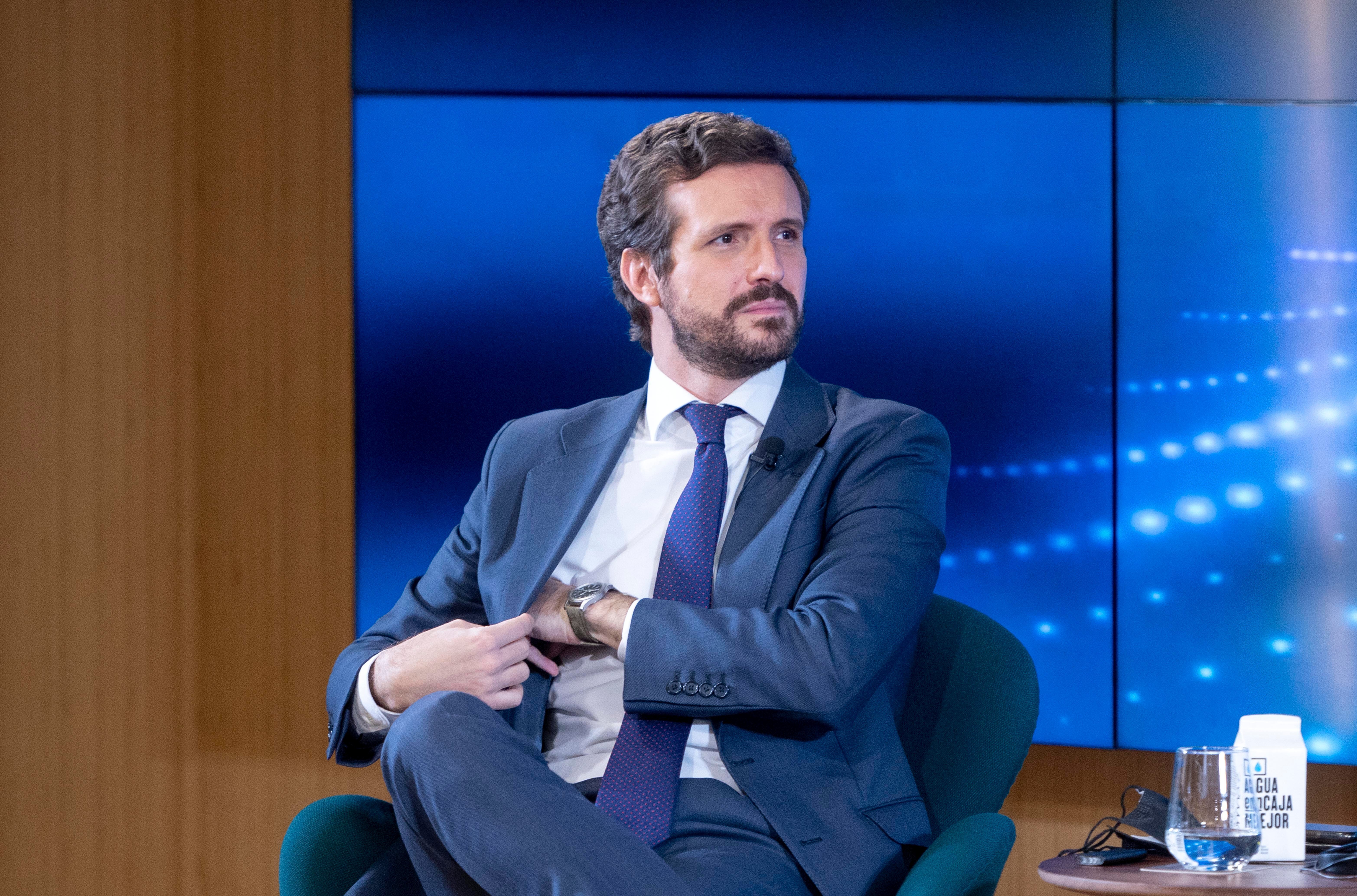 PP y PSOE casi rozando en una encuesta, con Vox disparado detrás