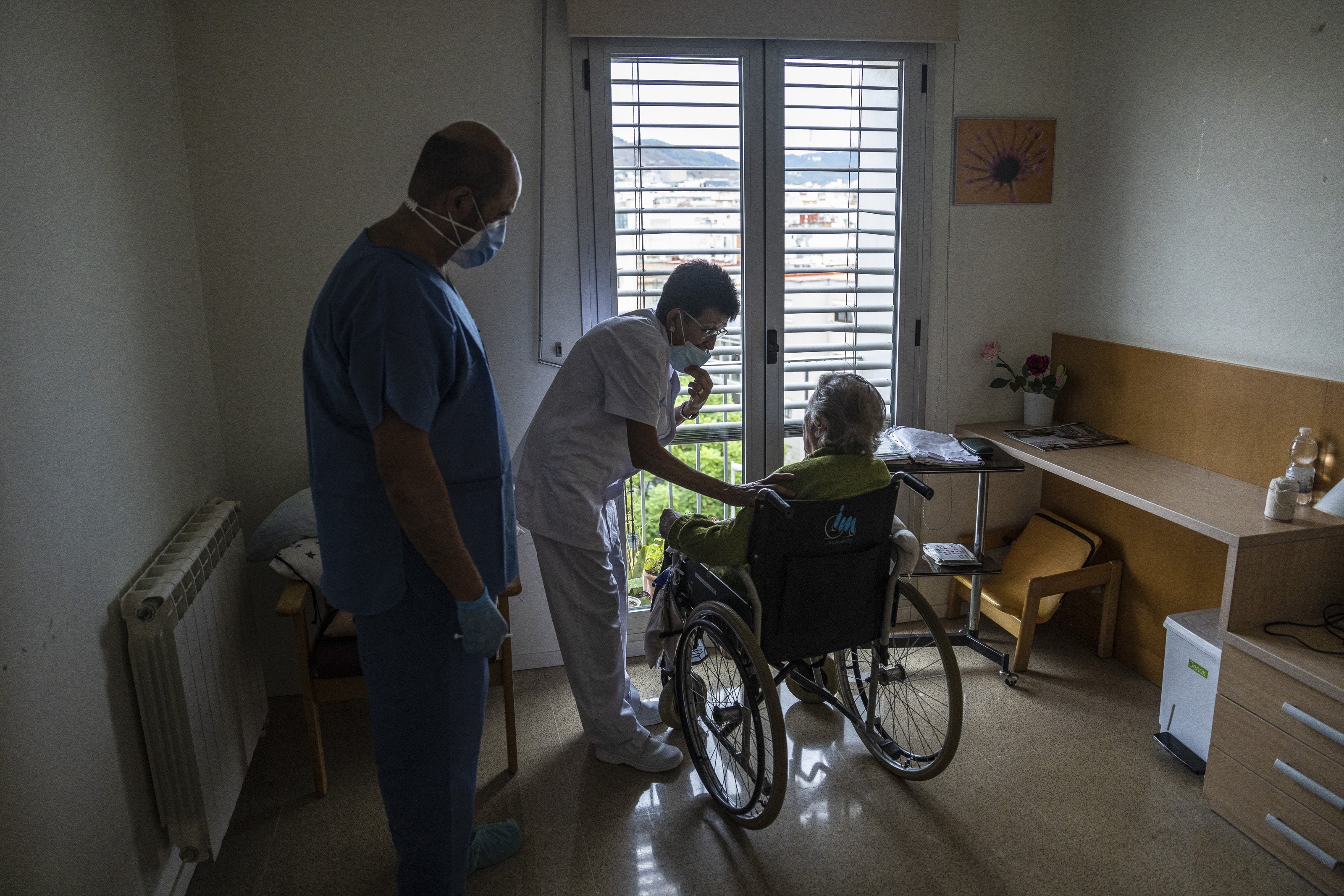 Diez residencias de personas mayores de Barcelona, a la vía penal por la covid-19