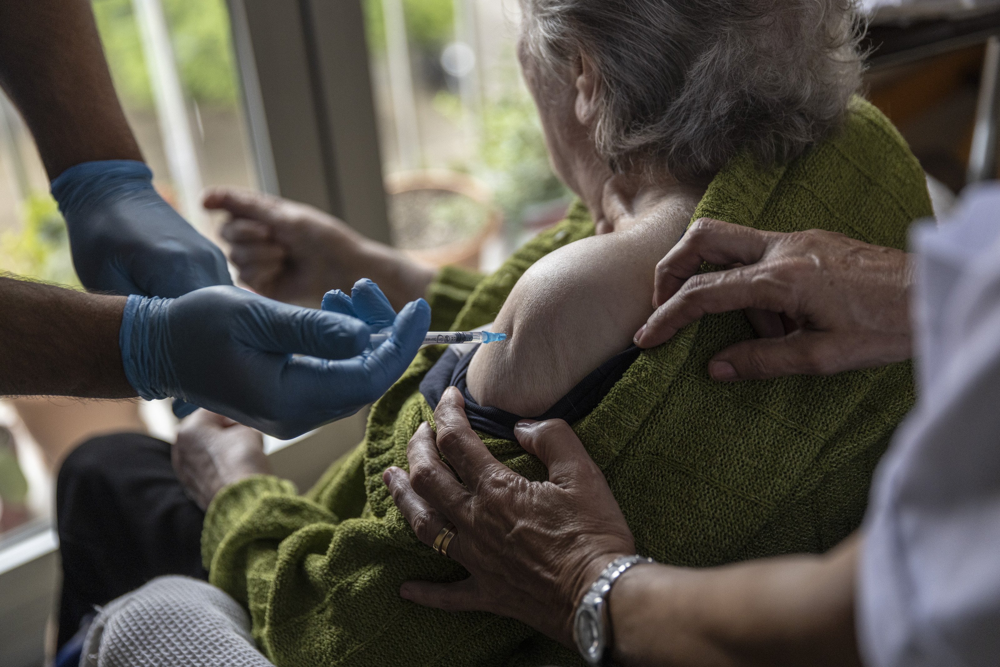 Covid | El sistema de salud ahorra 3,4 euros por cada euro destinado a vacunas