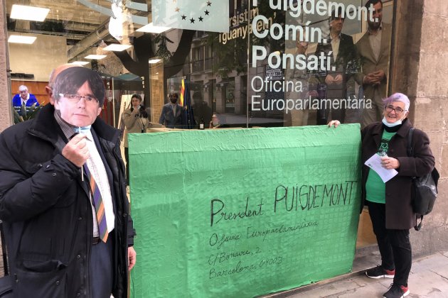 PAH oficina puigdemont / @PAH_BCN