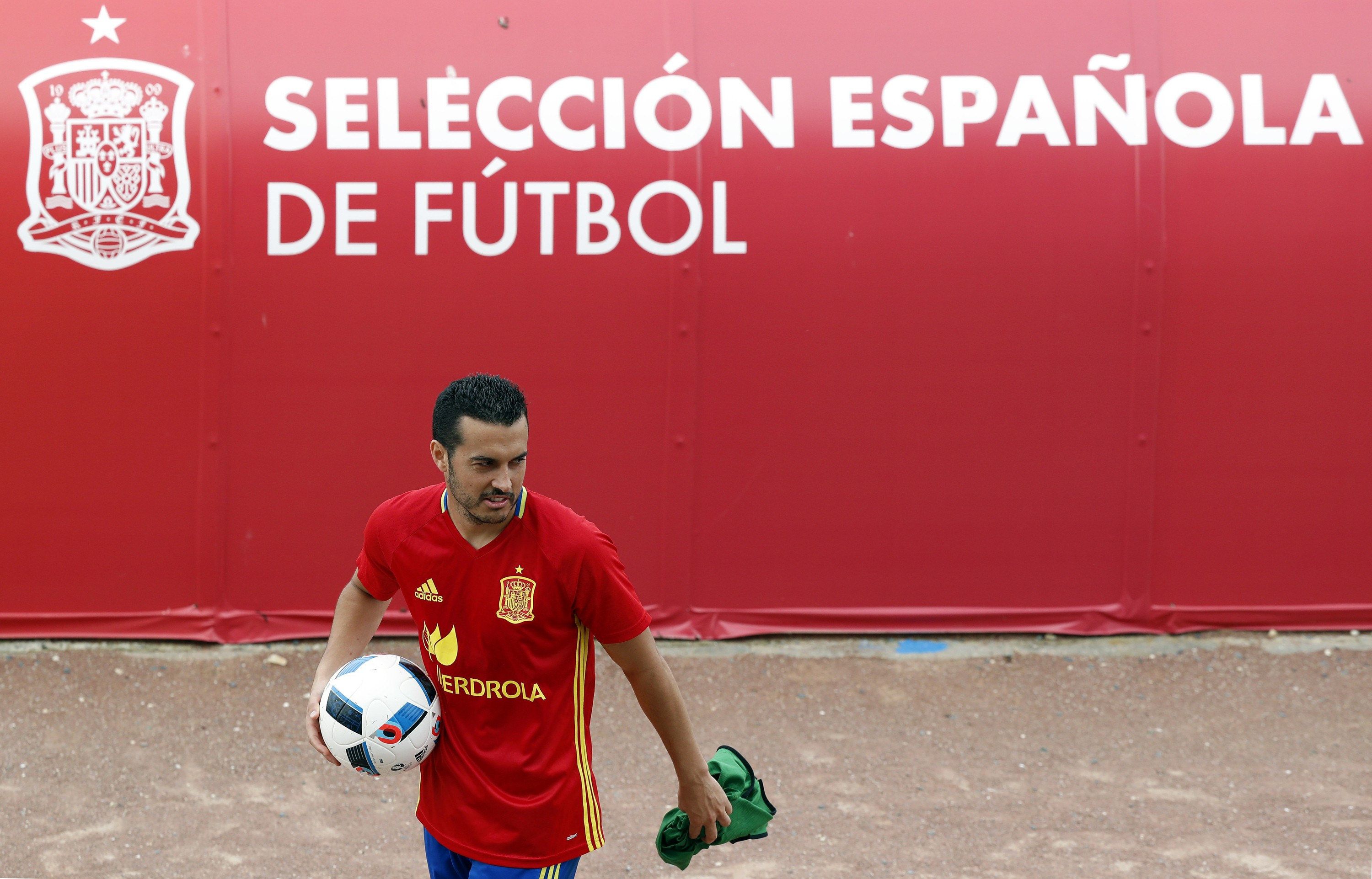 Pedro desferma la polèmica a la selecció espanyola
