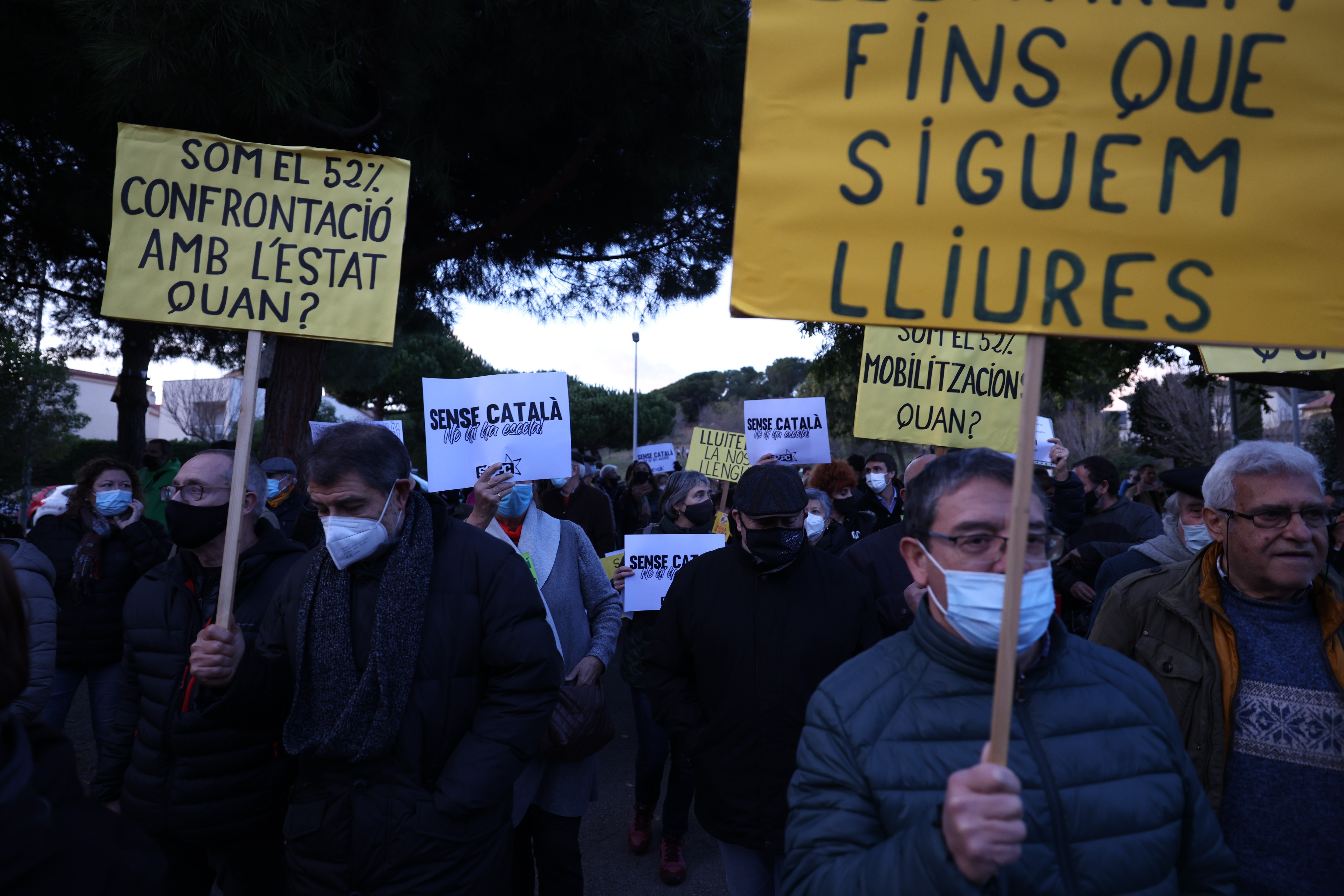 Manifestacion concentracion Escuela Turo del Drac canet de mar en catala 25% castellano lengua - Sergi Alcazar