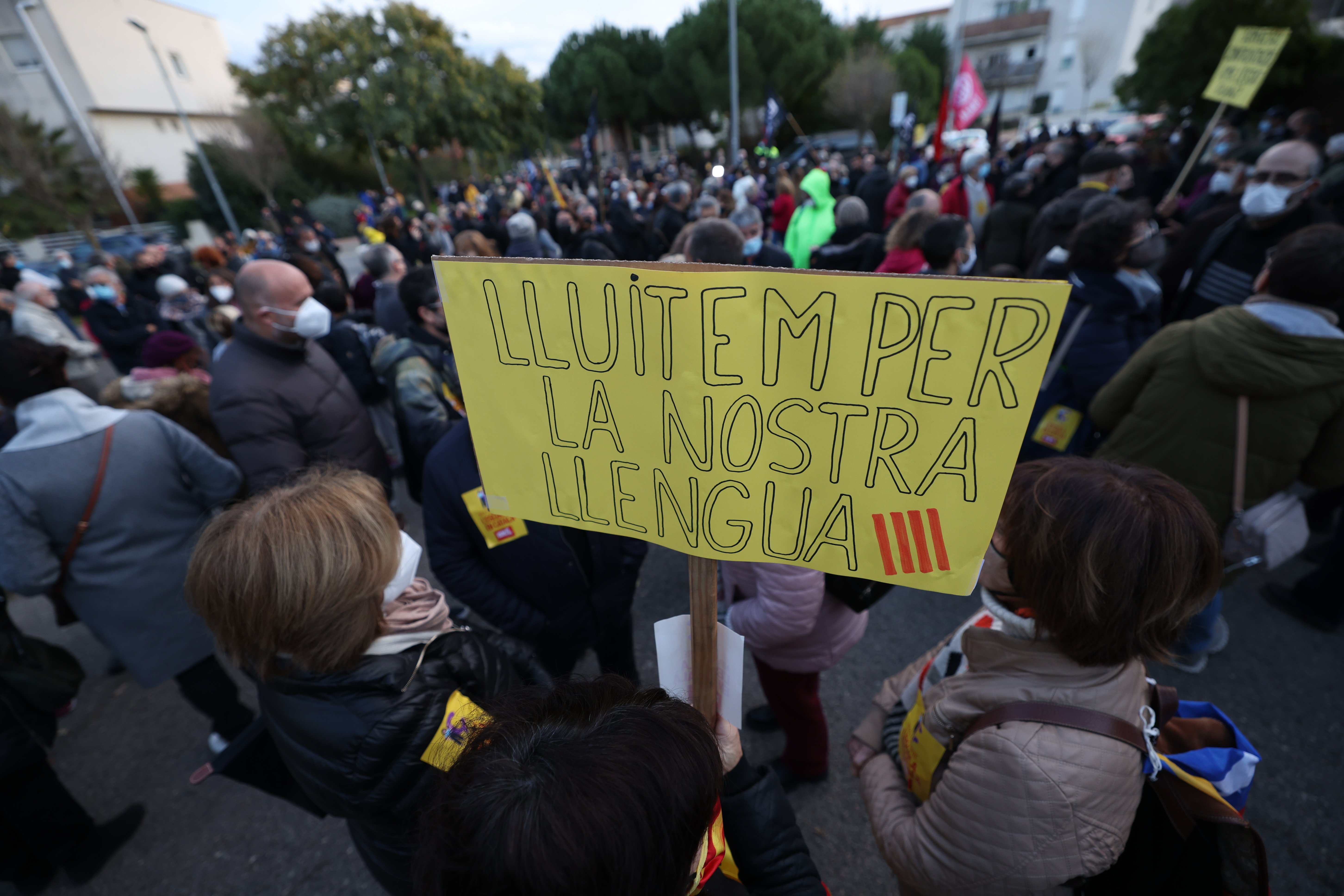 El catalán en la UCI: la escuela catalana, en los tribunales y el acuerdo de las plataformas, sin cumplir